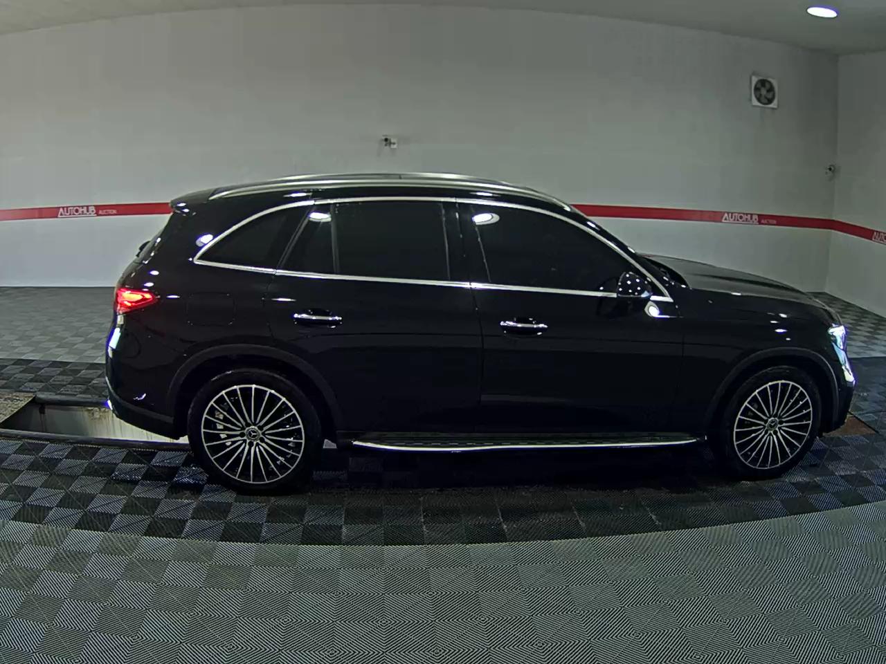 مرسيدس بنز جي إل سي Class (2Nd Gen) جي إل سي 300 فورماتيك 2024 4MATIC