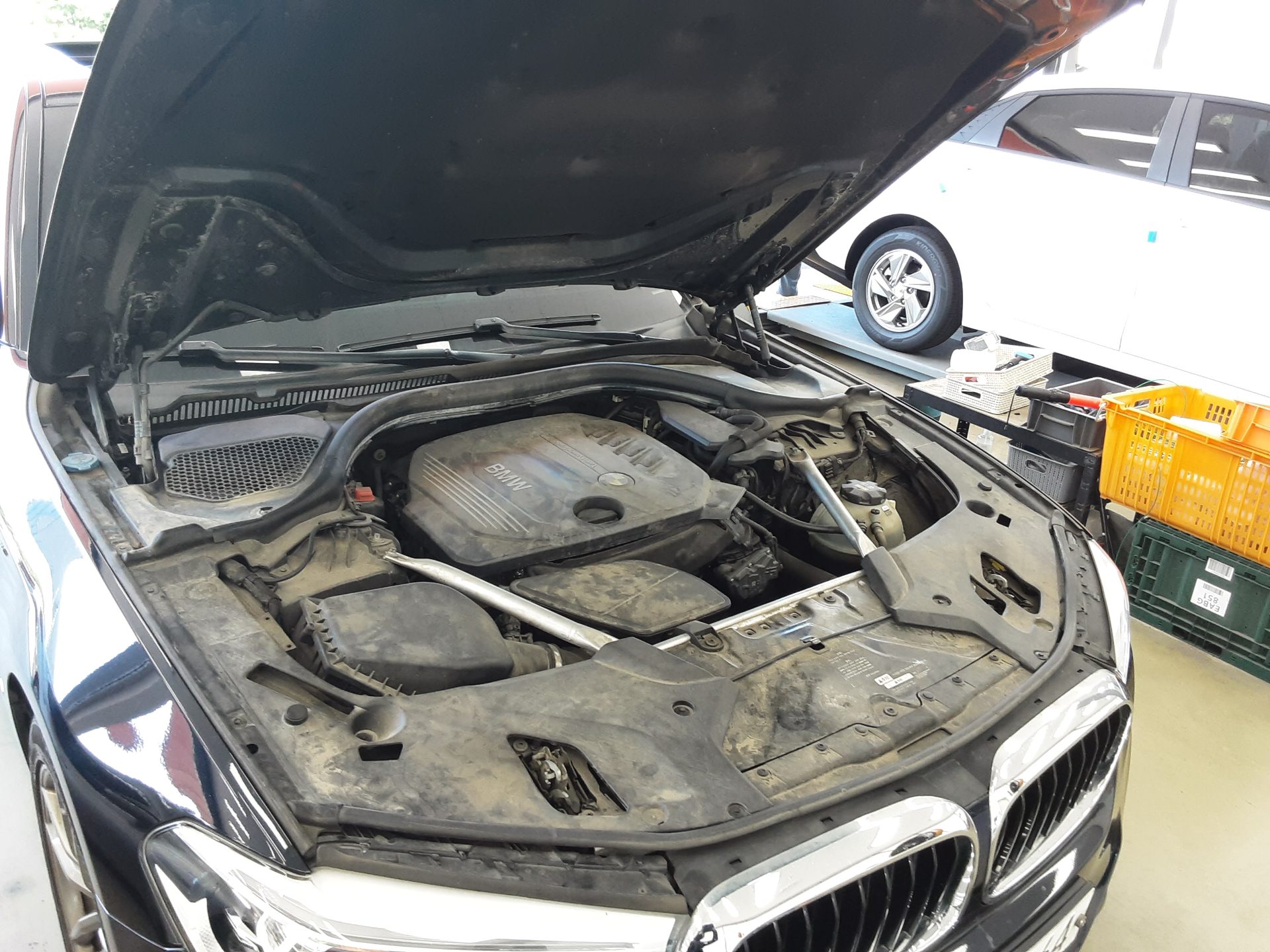 بي إم دبليو 5 Series (7Th Gen) 520D إكس درايف M Sport Pack 2018 SPORT