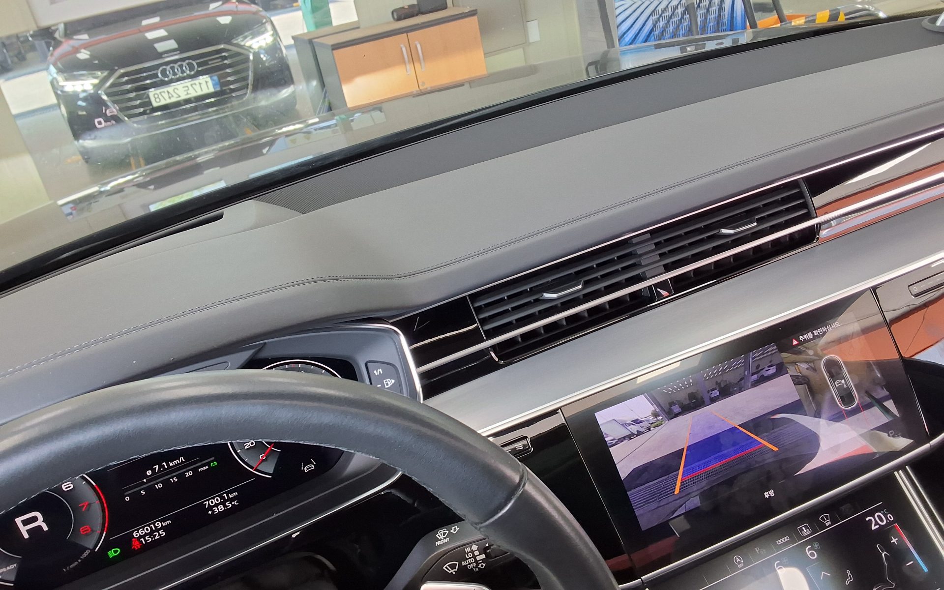 أودي إيه 8 (4Th Gen) L 55 Tfsi كواترو 2021