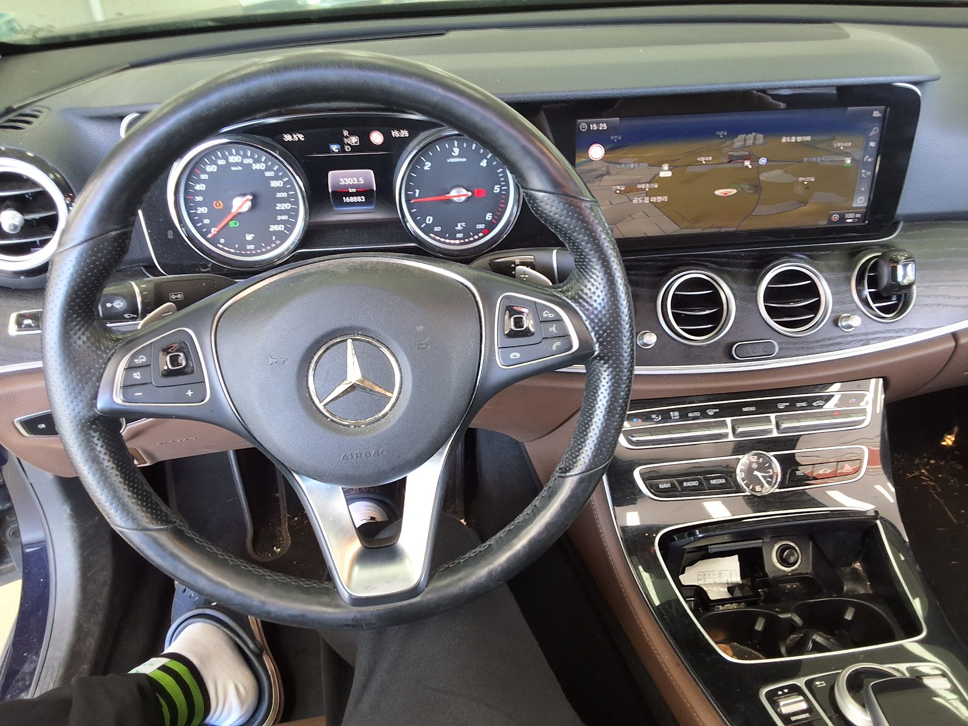 مرسيدس بنز E Class (5Th Gen) E220D Avantgarde 2018 E220d