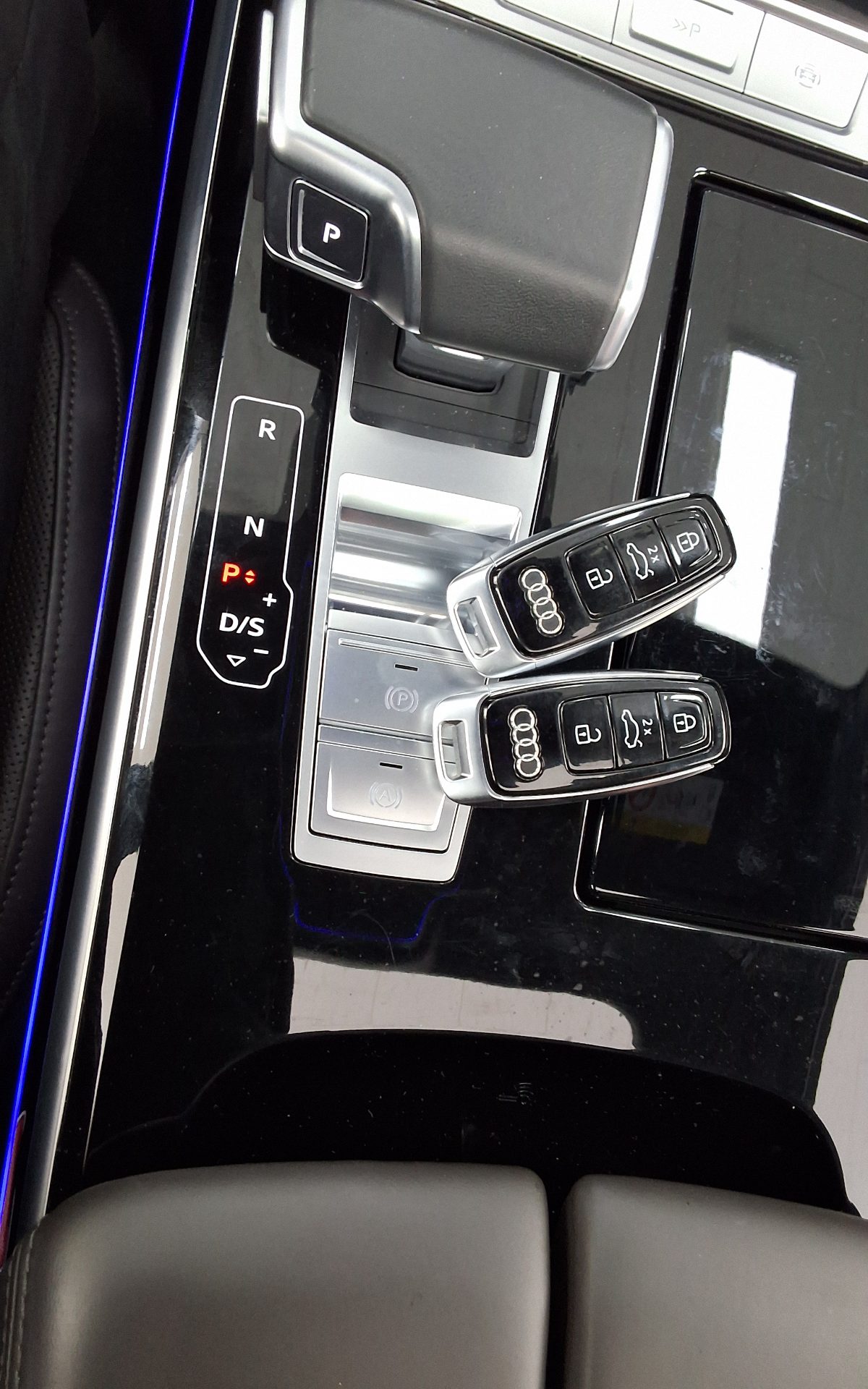 أودي إيه 8 (4Th Gen) L 55 Tfsi كواترو 2021