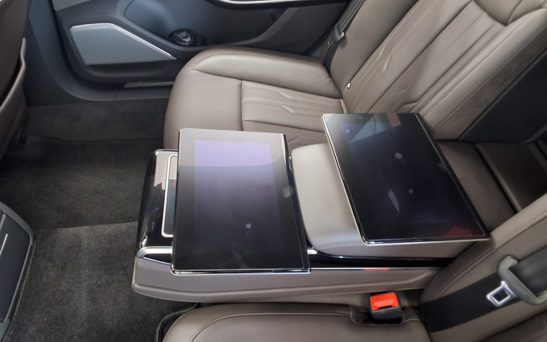 أودي إيه 8 (4Th Gen) L 55 Tfsi كواترو 2021