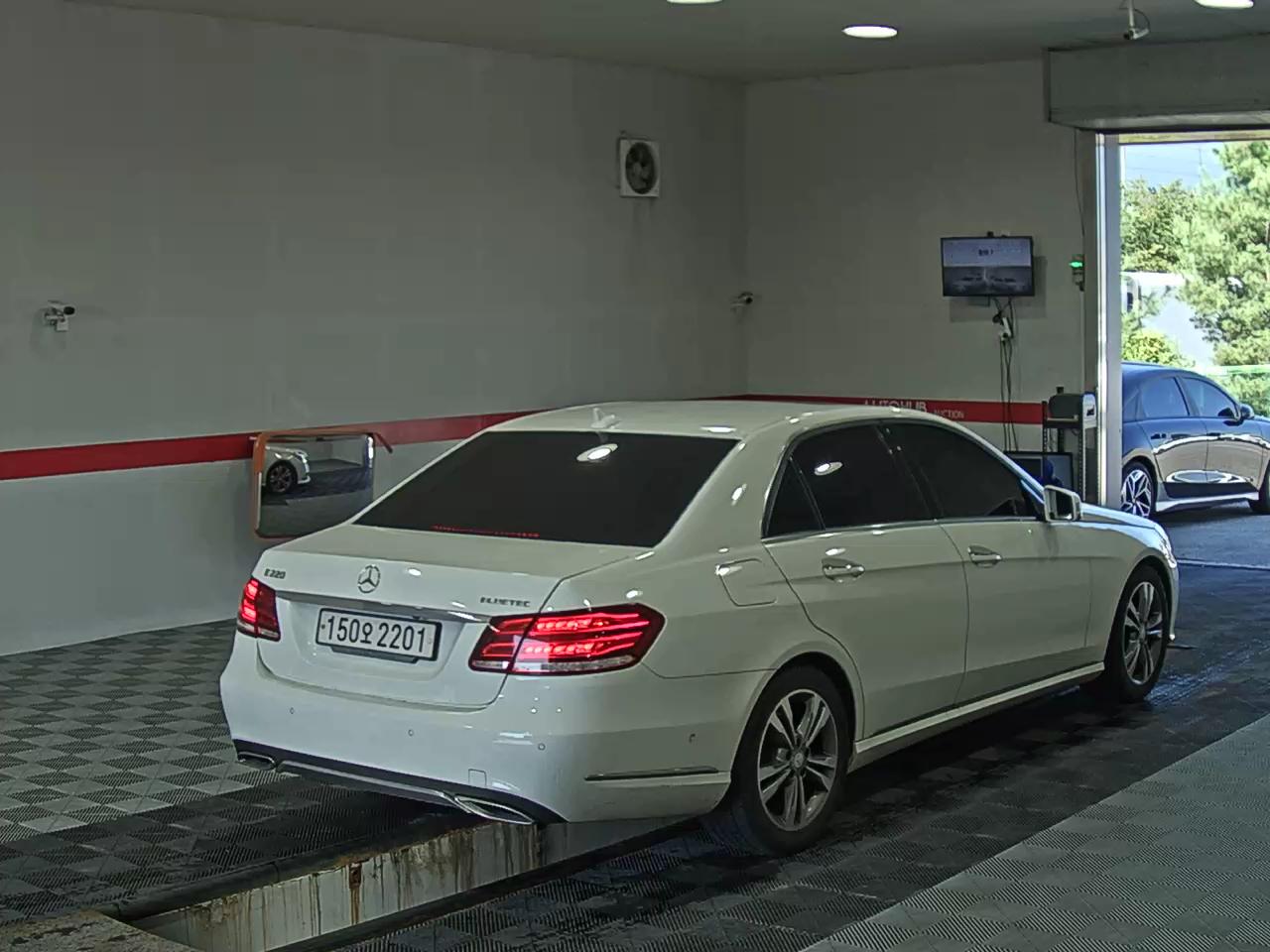 مرسيدس بنز E Class (4Th Gen) E220 Cdi Bluetec Avantgarde 2015 E220