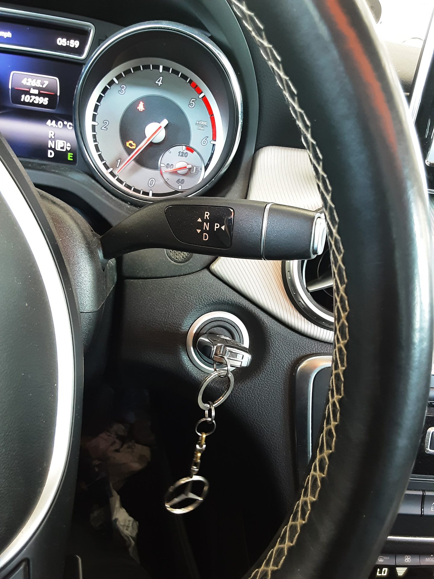 مرسيدس بنز جي إل إيه Class جي إل إيه 200 Cdi فورماتيك 2015 4MATIC