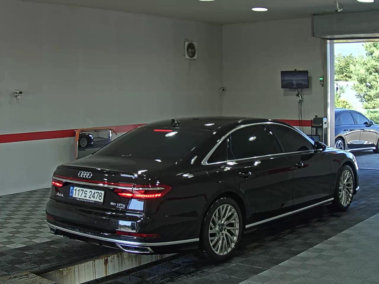 أودي إيه 8 (4Th Gen) L 55 Tfsi كواترو 2021