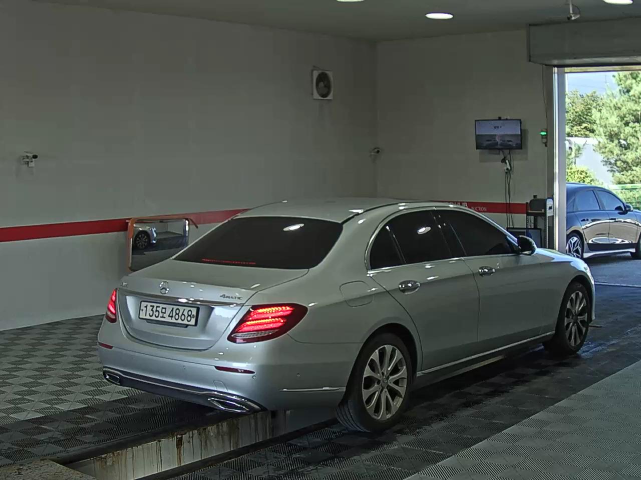 مرسيدس بنز E Class (5Th Gen) E220D إكسكلوسيف 2017 E220d إكسكلوسيف