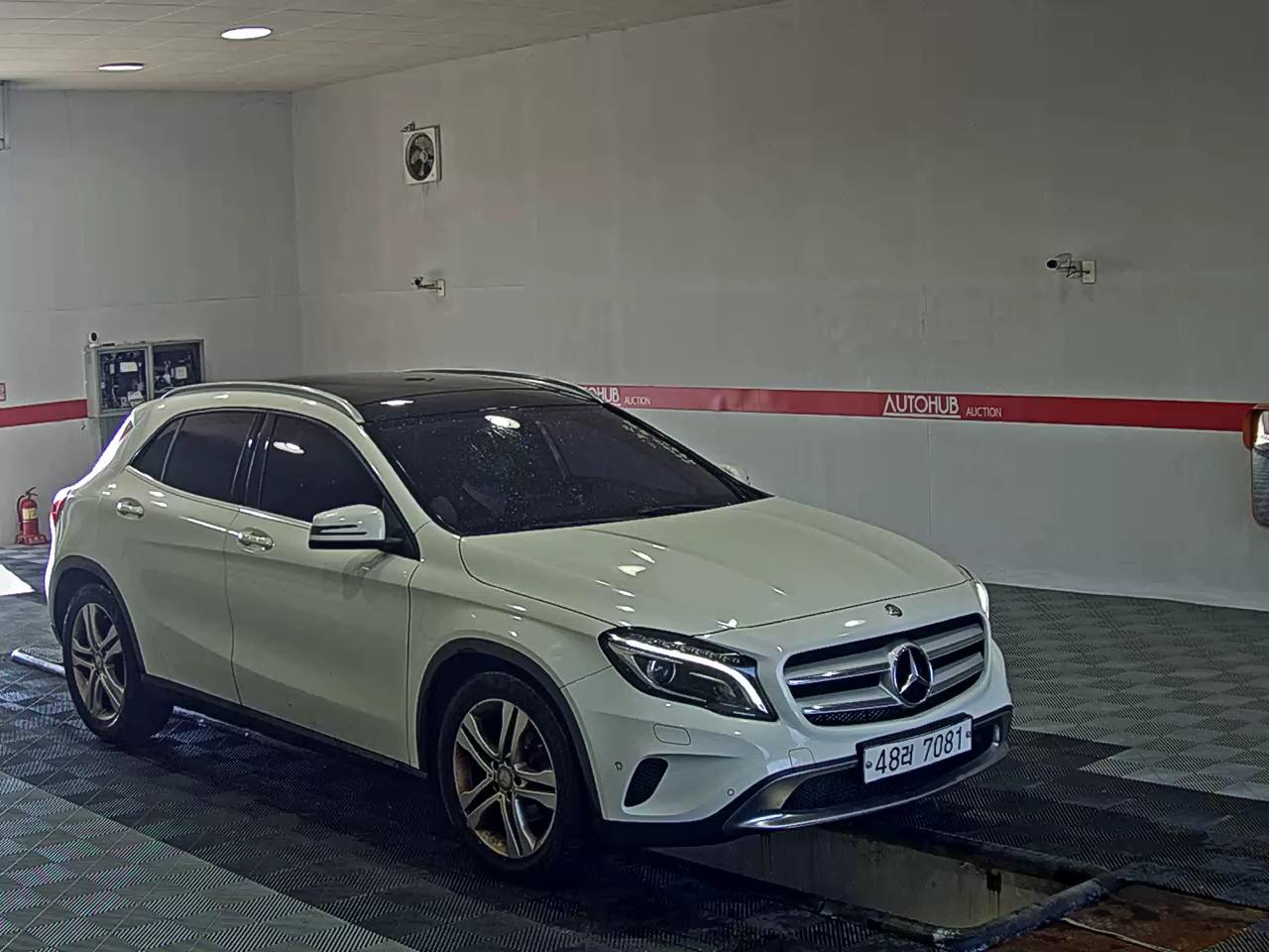 مرسيدس بنز جي إل إيه Class جي إل إيه 200 Cdi فورماتيك 2015 4MATIC