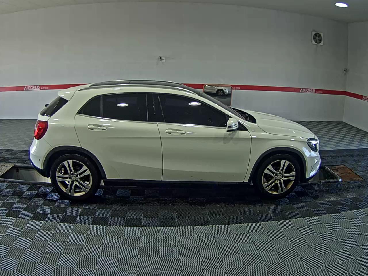 مرسيدس بنز جي إل إيه Class جي إل إيه 200 Cdi فورماتيك 2015 4MATIC