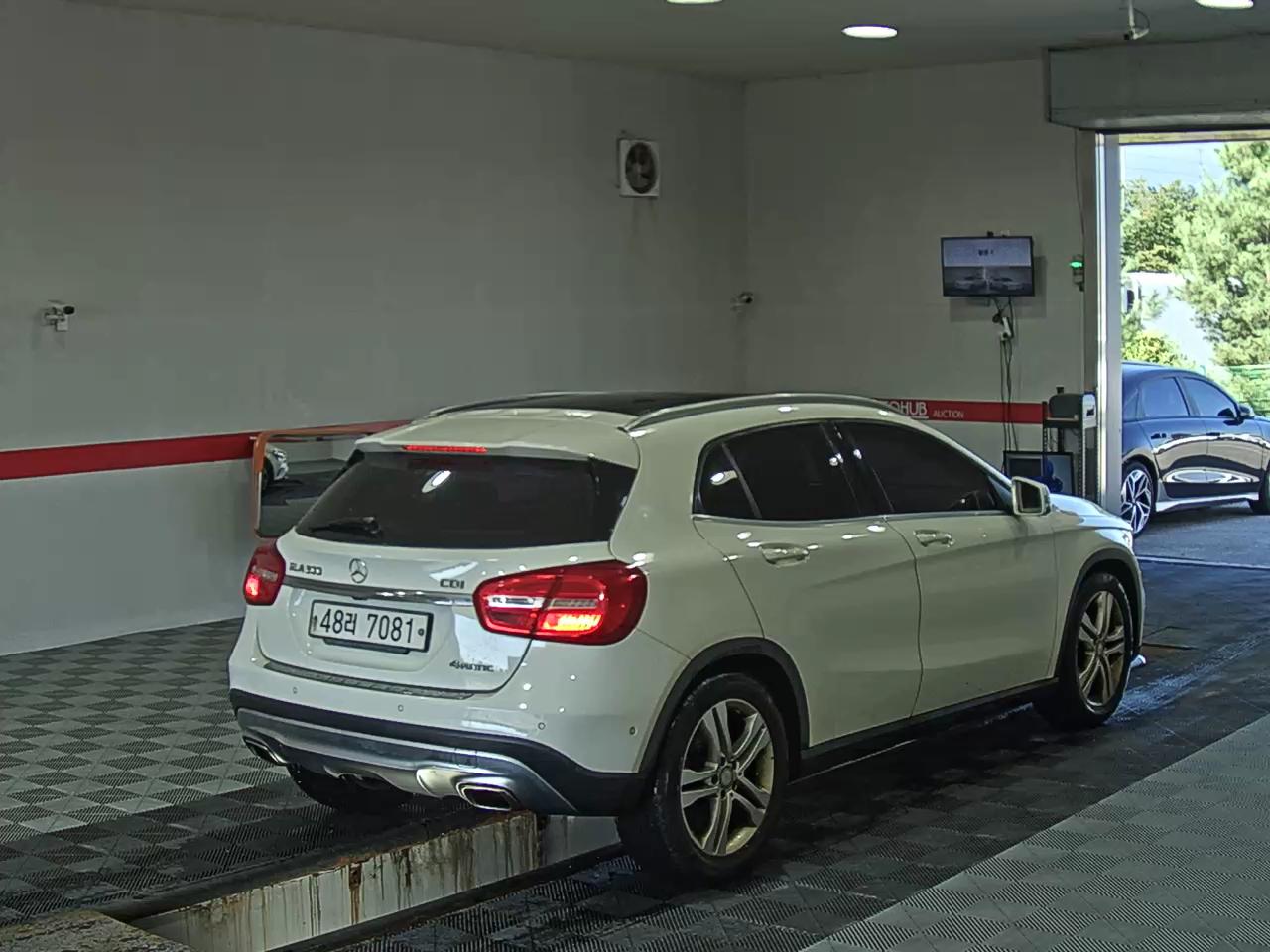 مرسيدس بنز جي إل إيه Class جي إل إيه 200 Cdi فورماتيك 2015 4MATIC