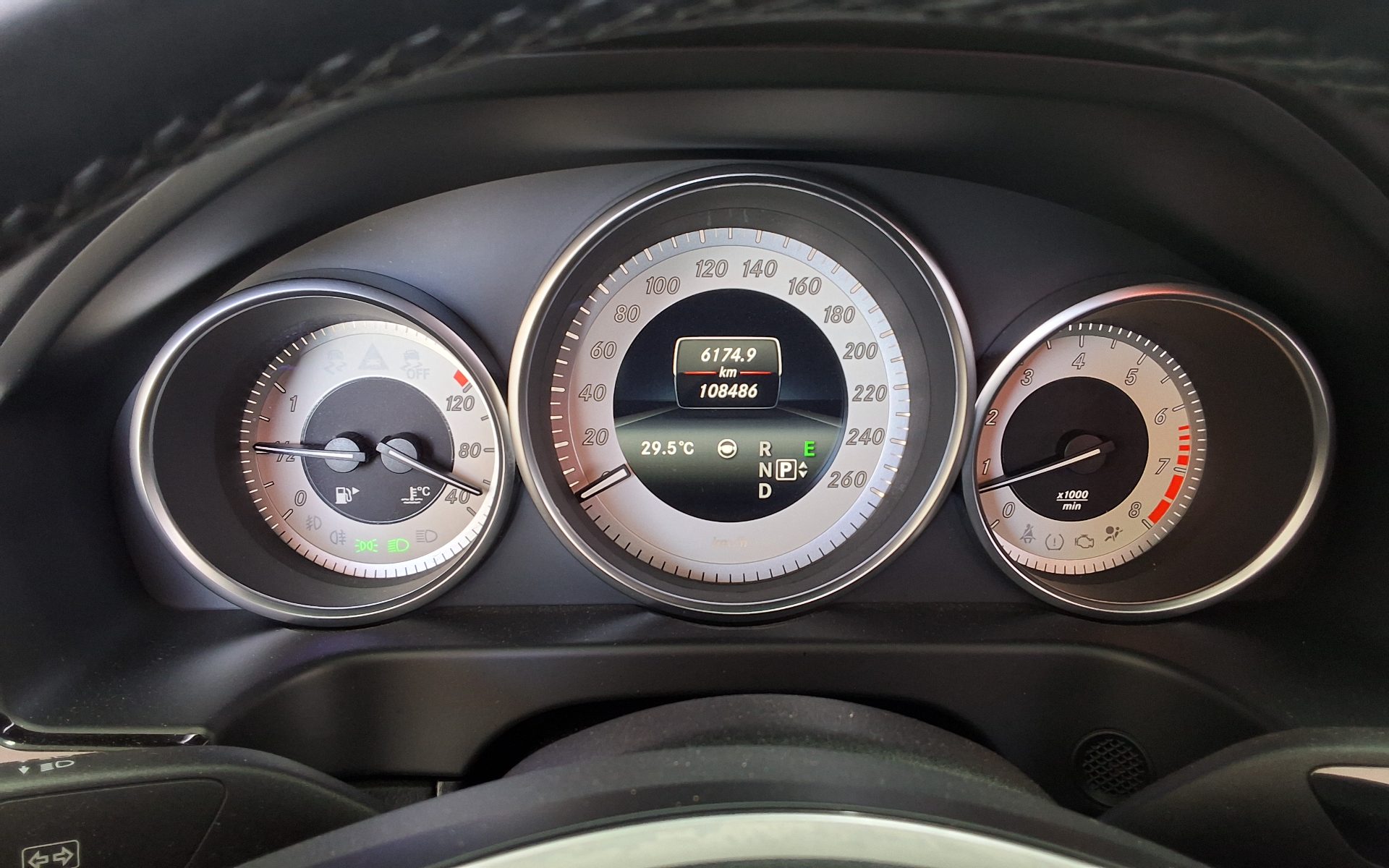 مرسيدس بنز E Class (4Th Gen) E400 فورماتيك Intelligent Drive 2015 4MATIC