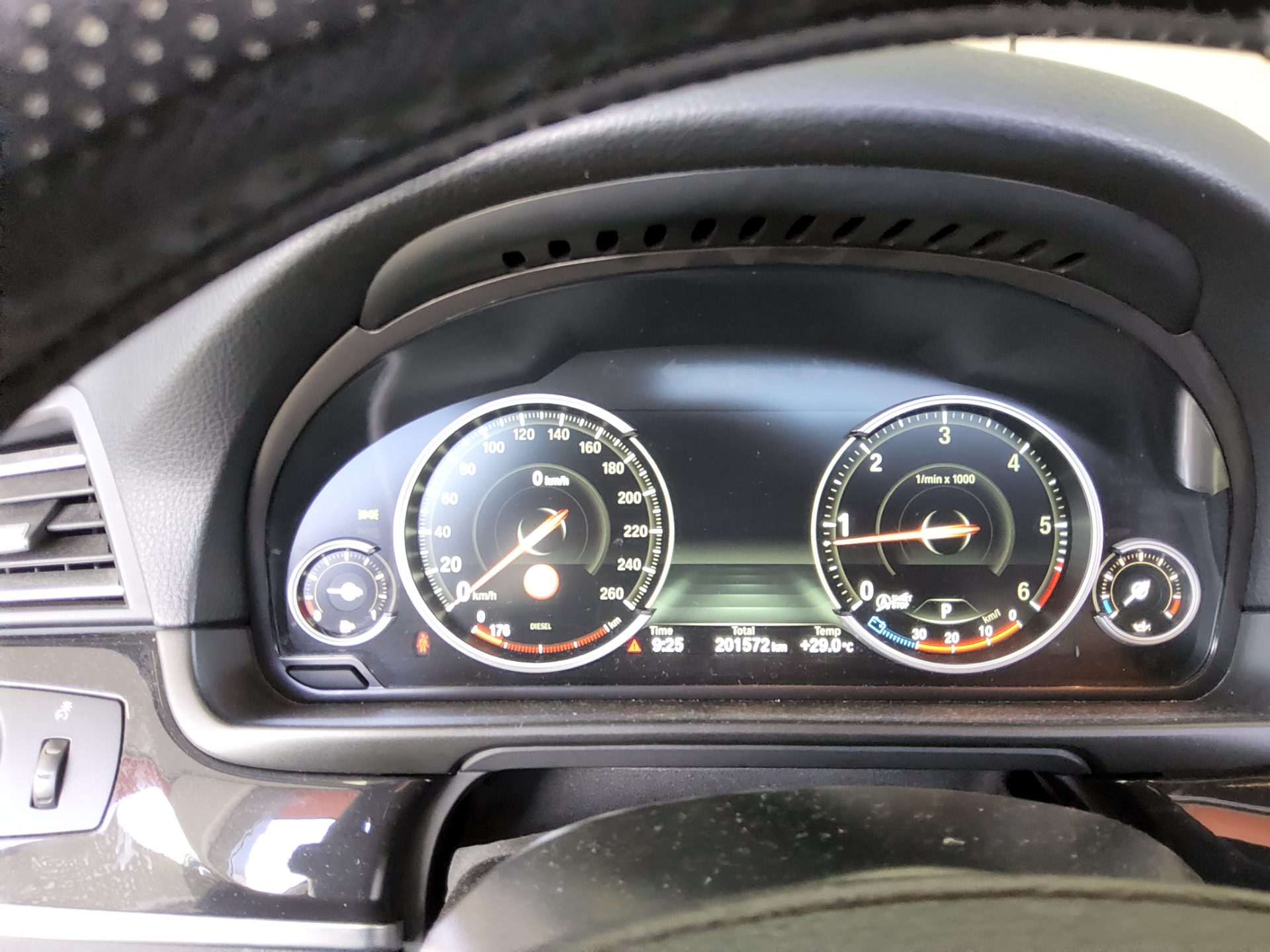 بي إم دبليو 5 Series (6Th Gen) 520D M Aerodynamic 2016 520d