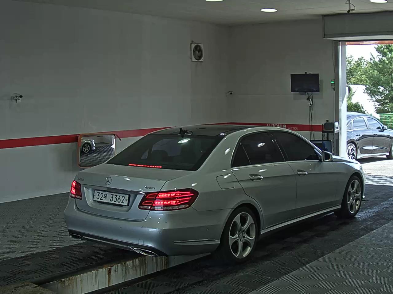 مرسيدس بنز E Class (4Th Gen) E400 فورماتيك Intelligent Drive 2015 4MATIC