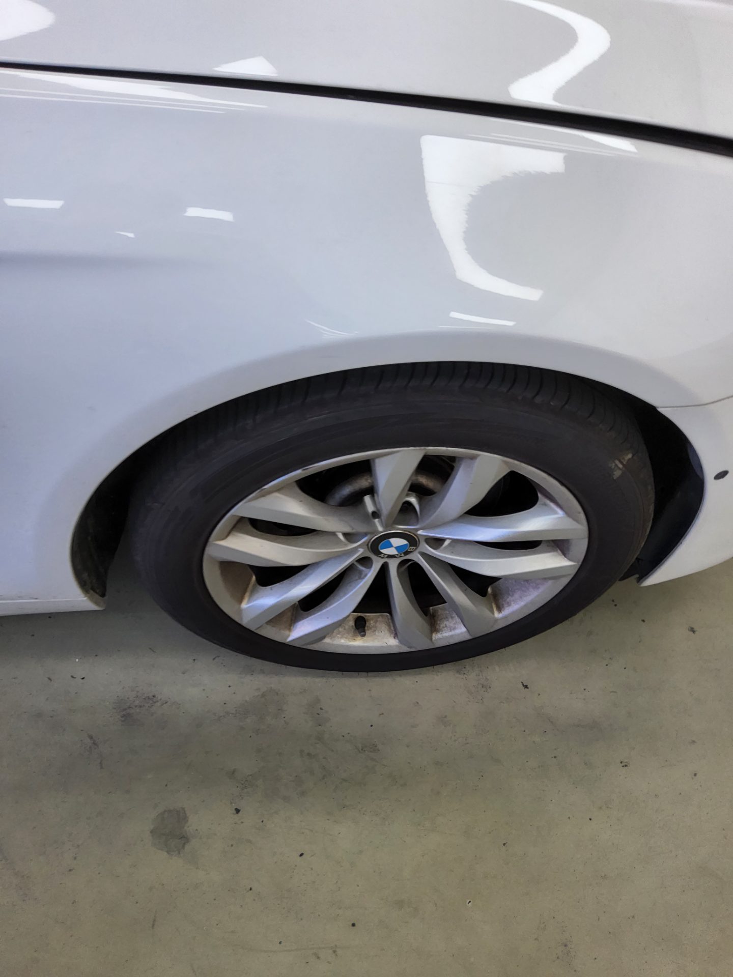 بي إم دبليو 5 Series (6Th Gen) 520D M Aerodynamic 2016 520d