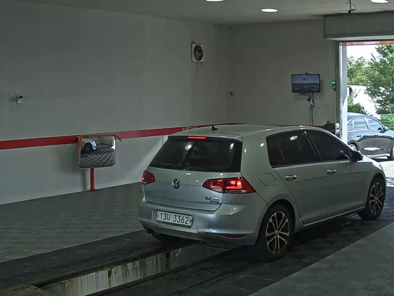 فولكس فاجن جولف (7Th Gen) 2.0 TDI بريميوم 2014 بريميوم