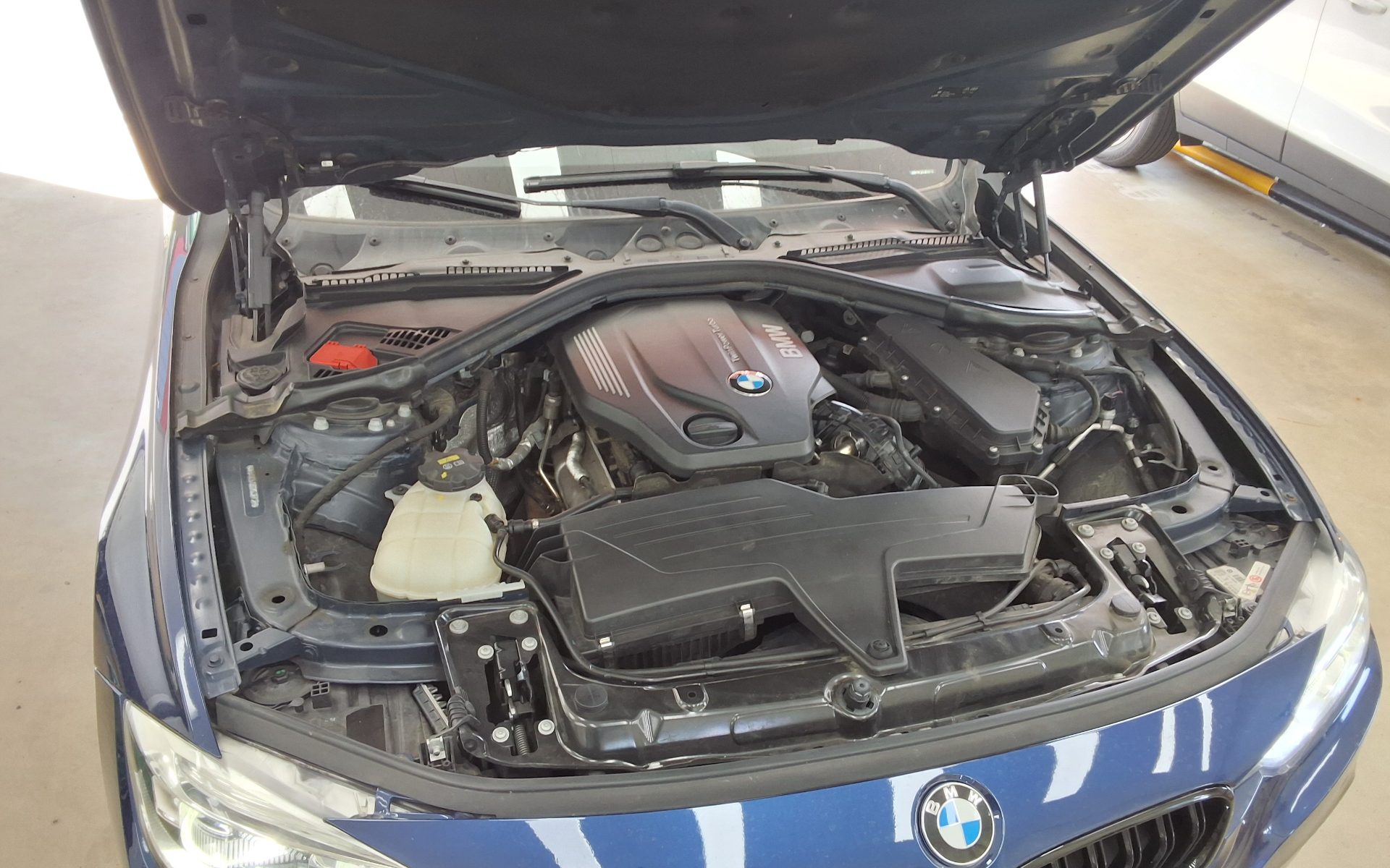 بي إم دبليو 3 Series (6Th Gen) 320D 2016 320d
