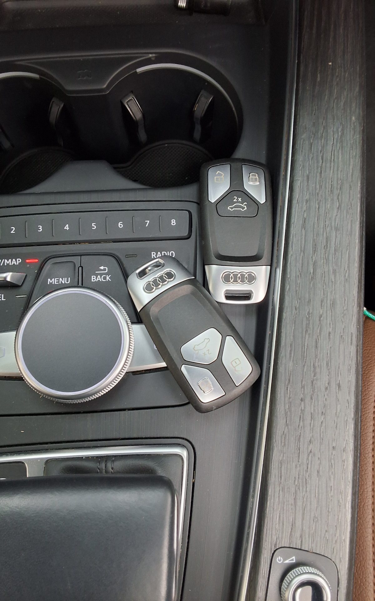 أودي إيه 4 (5Th Gen) 40 Tfsi بريميوم 2019 40 بريميوم