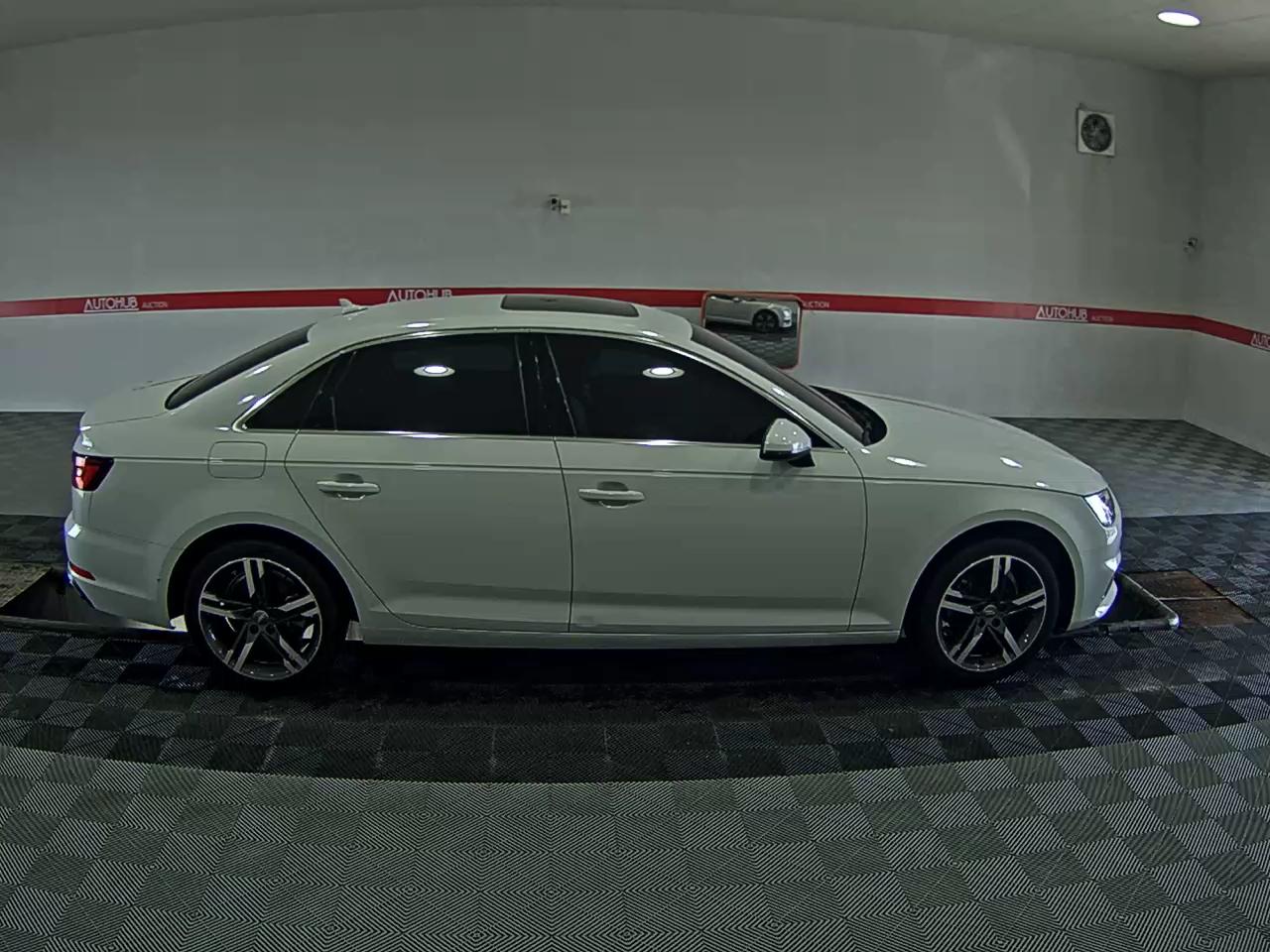 أودي إيه 4 (5Th Gen) 40 Tfsi بريميوم 2019 40 بريميوم