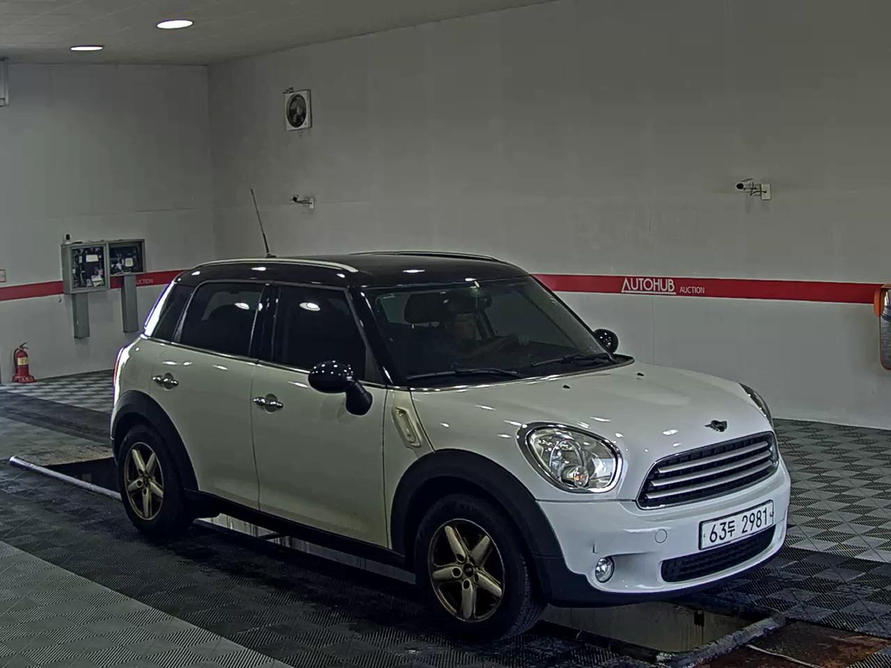 ميني كانتري مان 2.0 D Se 2014 SE