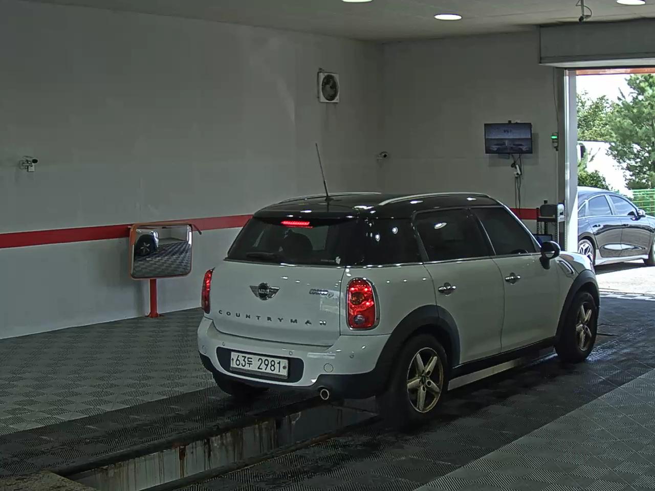 ميني كانتري مان 2.0 D Se 2014 SE