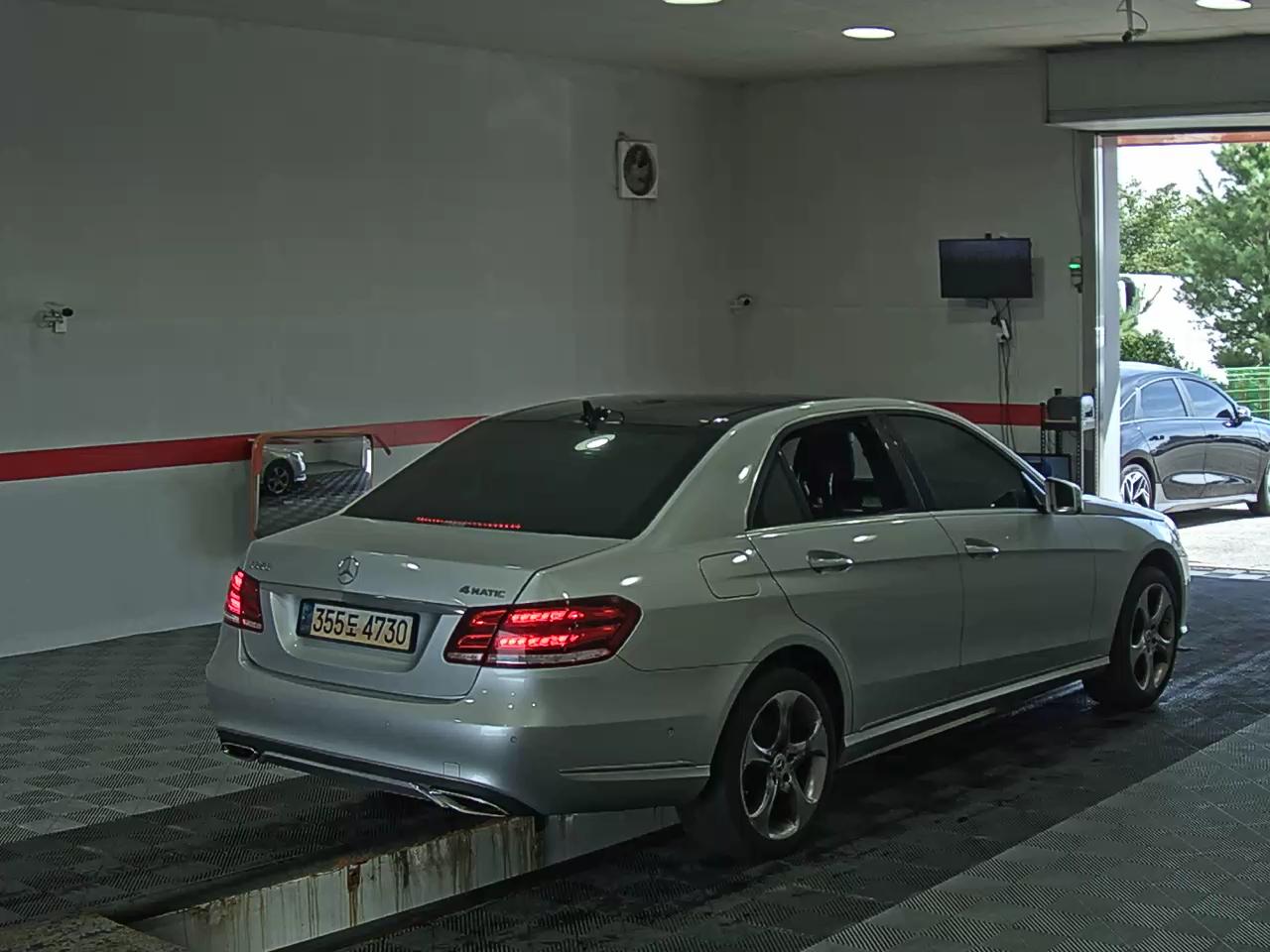 مرسيدس بنز E Class (4Th Gen) E350 فورماتيك Avantgarde 2014 4MATIC