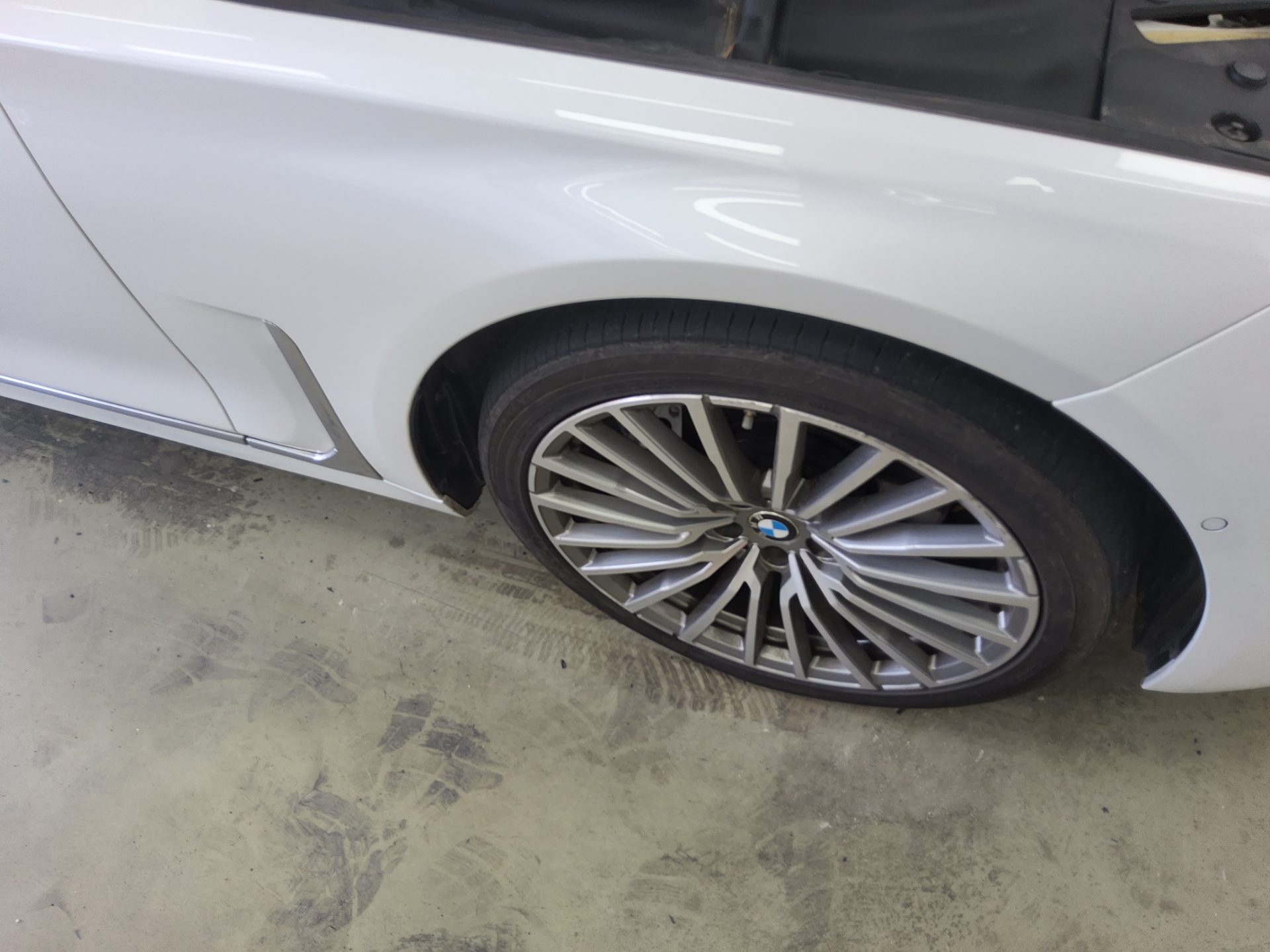 بي إم دبليو 7 Series (6Th Gen) 740D إكس درايف Design Pure Excellence 2021 740d