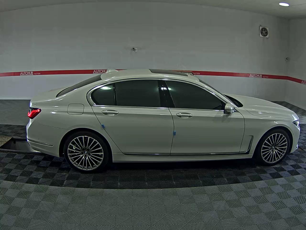 بي إم دبليو 7 Series (6Th Gen) 740D إكس درايف Design Pure Excellence 2021 740d