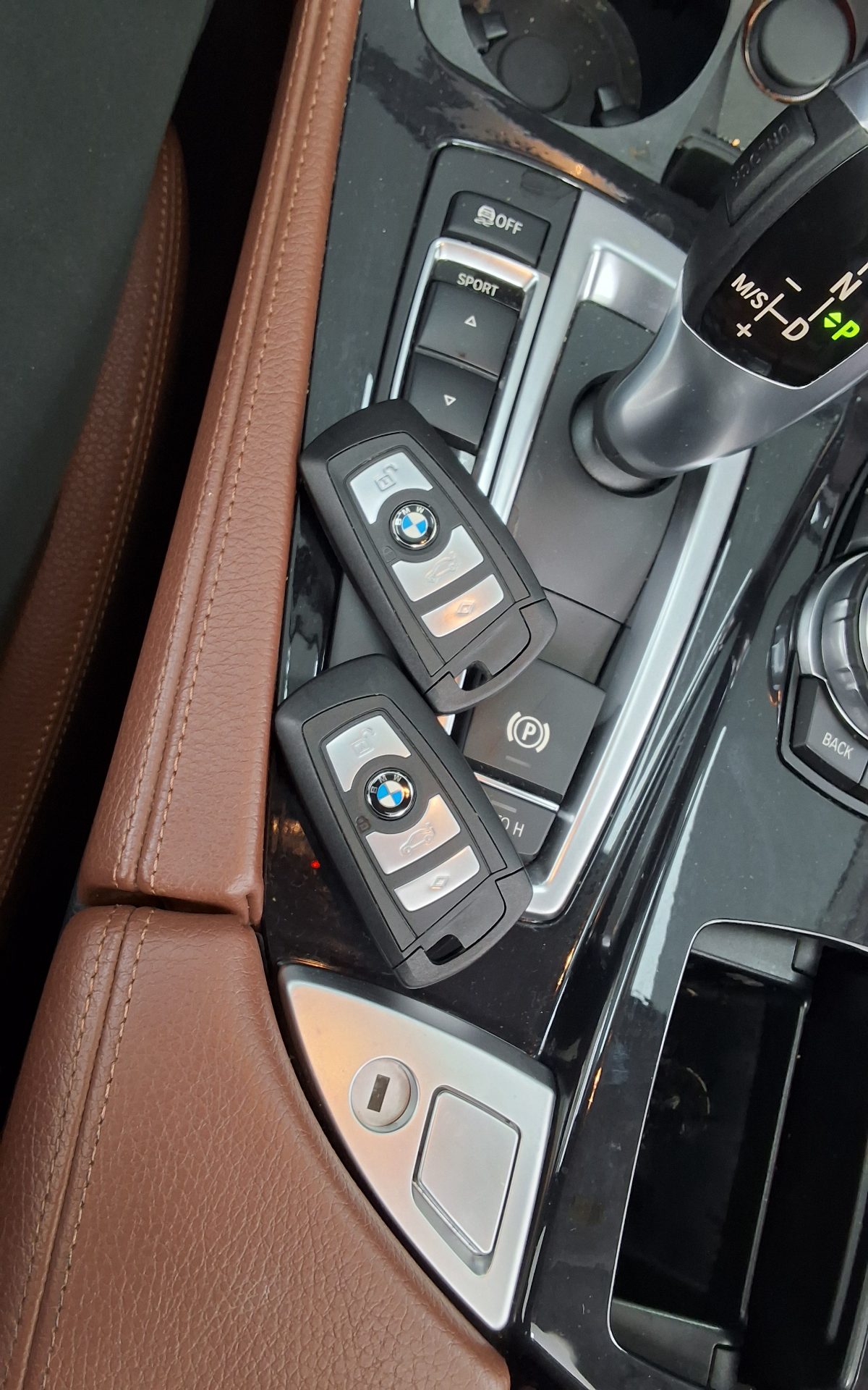 بي إم دبليو 5 Series (6Th Gen) 520D 2015 520d