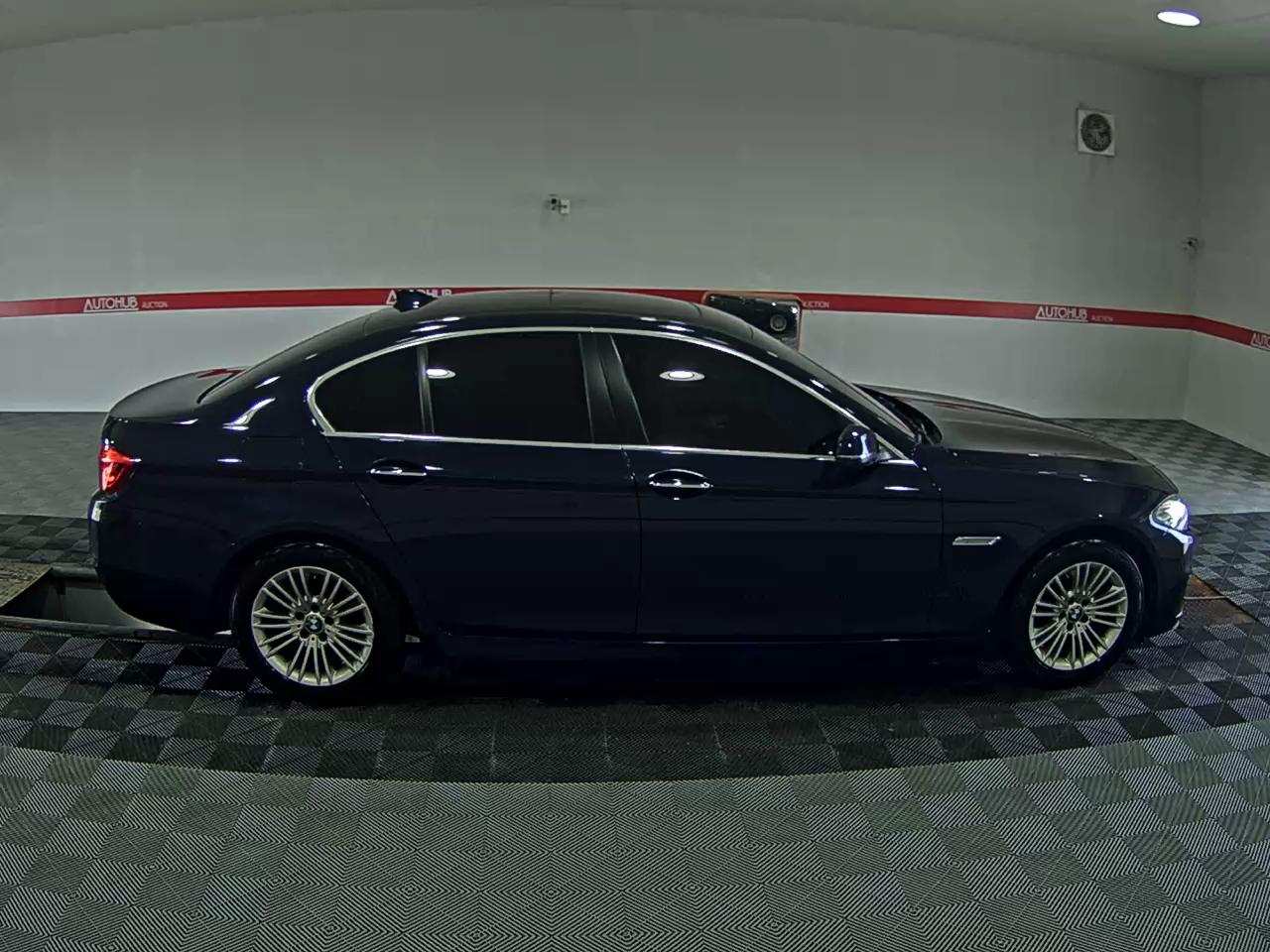 بي إم دبليو 5 Series (6Th Gen) 520D 2015 520d