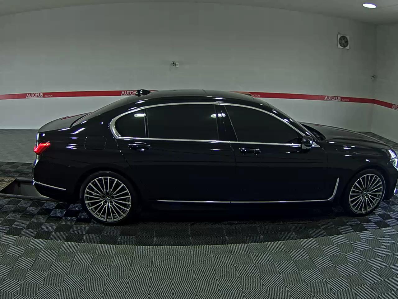 بي إم دبليو 7 Series (6Th Gen) 740Li إكس درايف Design Pure Excellence 2021 740Li
