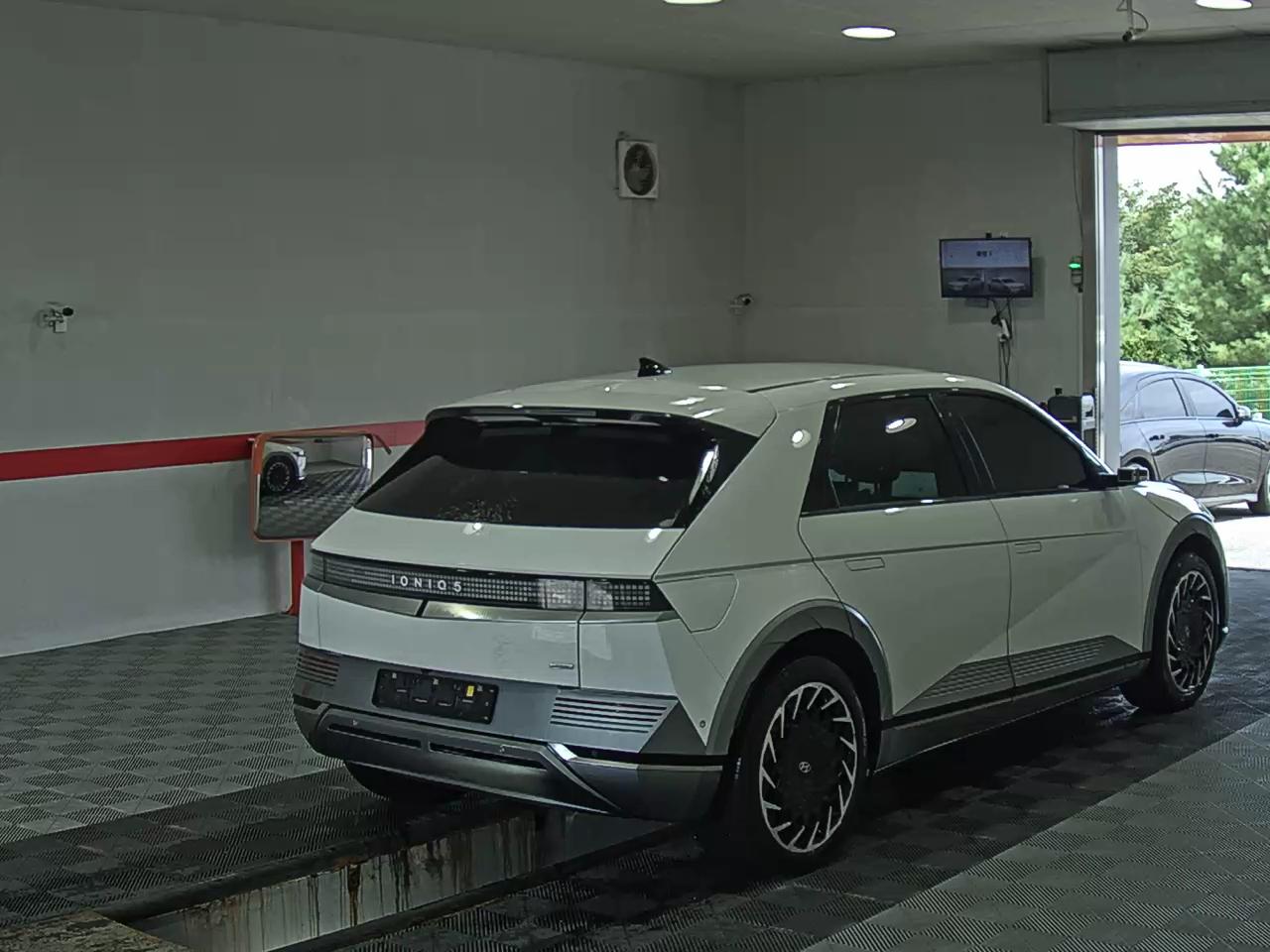 هيونداي أيونيك 2022 EV دفع رباعي طويل المدى PRESTIGE