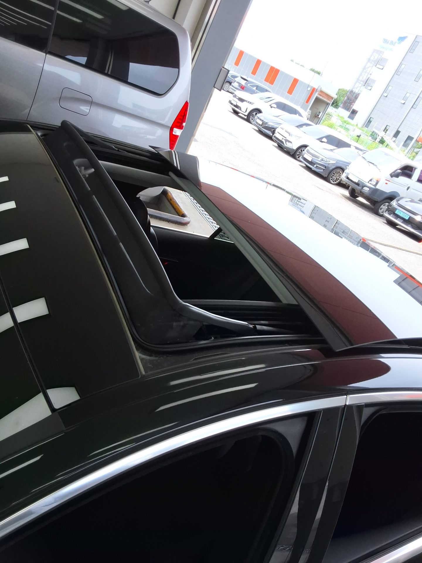 مرسيدس بنز E Class (6Th Gen) E200 Avantgarde 2025 E200