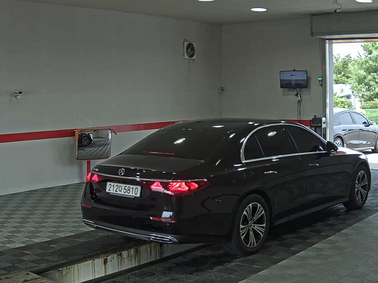 مرسيدس بنز E Class (6Th Gen) E200 Avantgarde 2025 E200