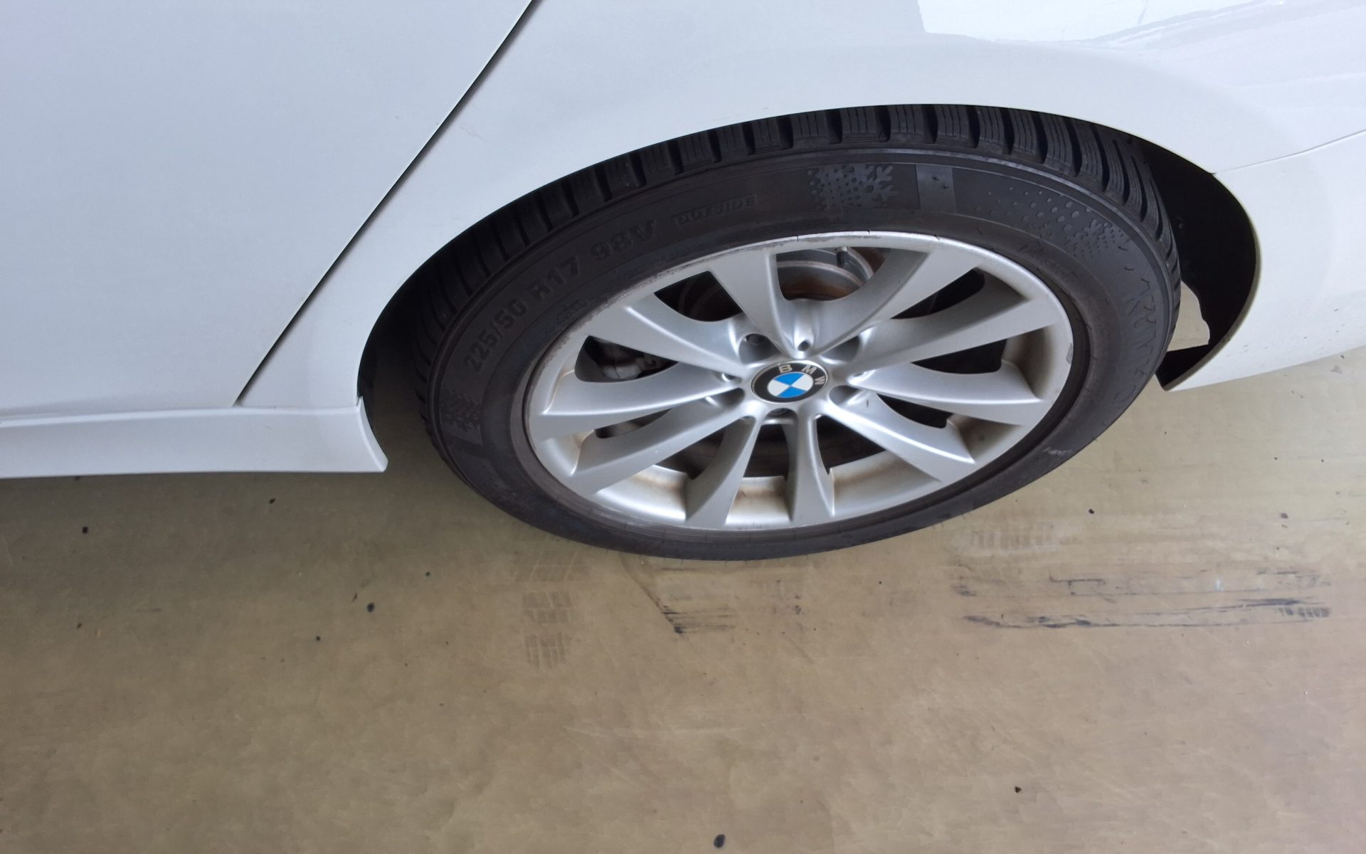 بي إم دبليو 3 Series (6Th Gen) 320D 2017 320d