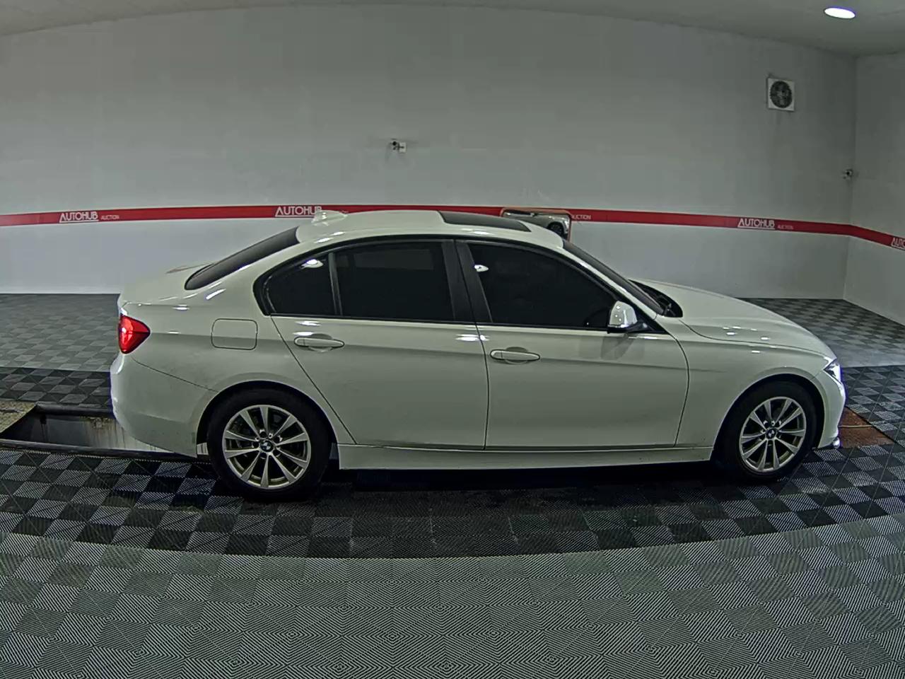 بي إم دبليو 3 Series (6Th Gen) 320D 2017 320d