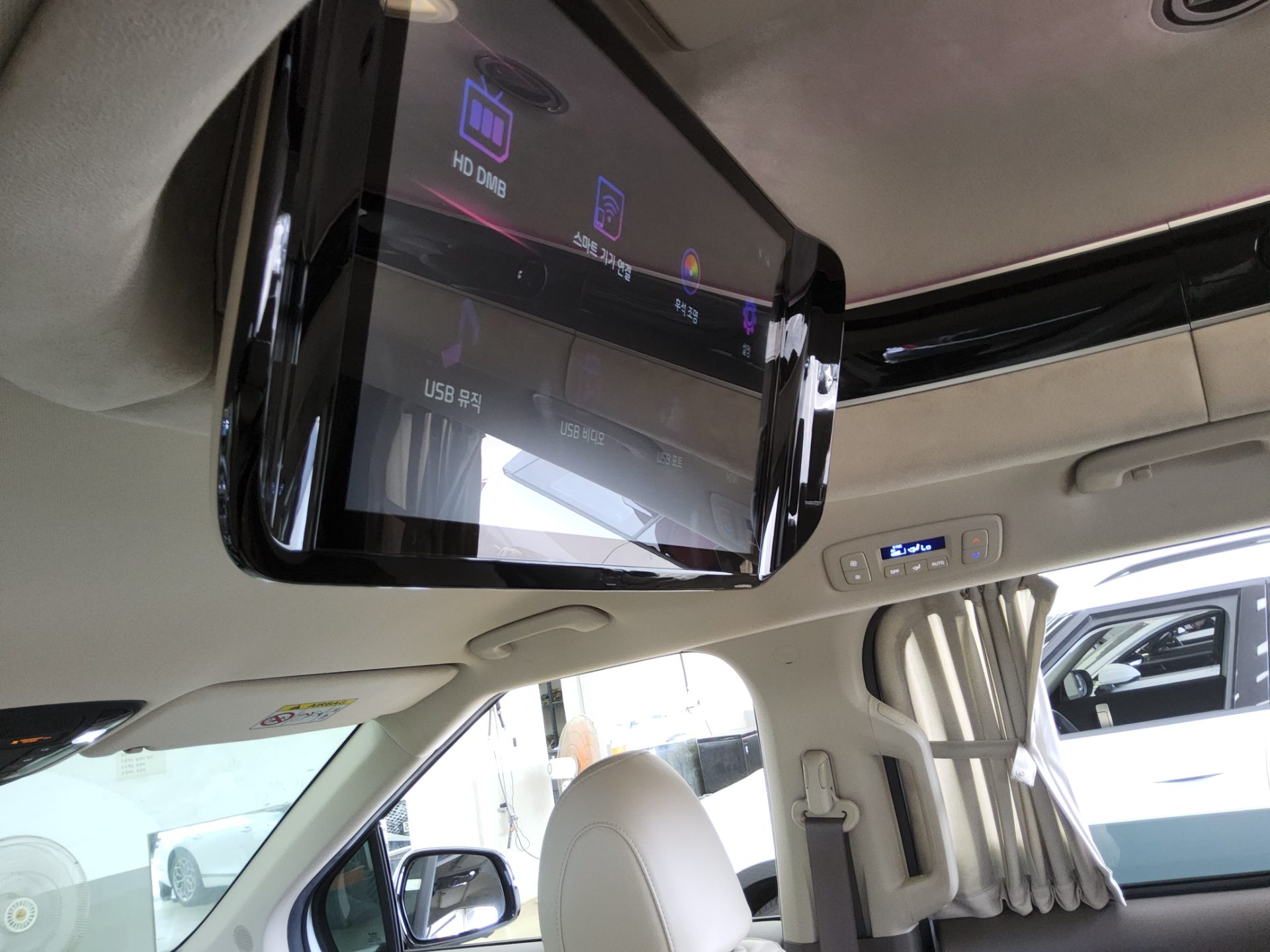 كيا جديد كارنفال (Ka4) Hi Limousine 7 Seater ديزل سيجنتشر 2022 SIGNATURE