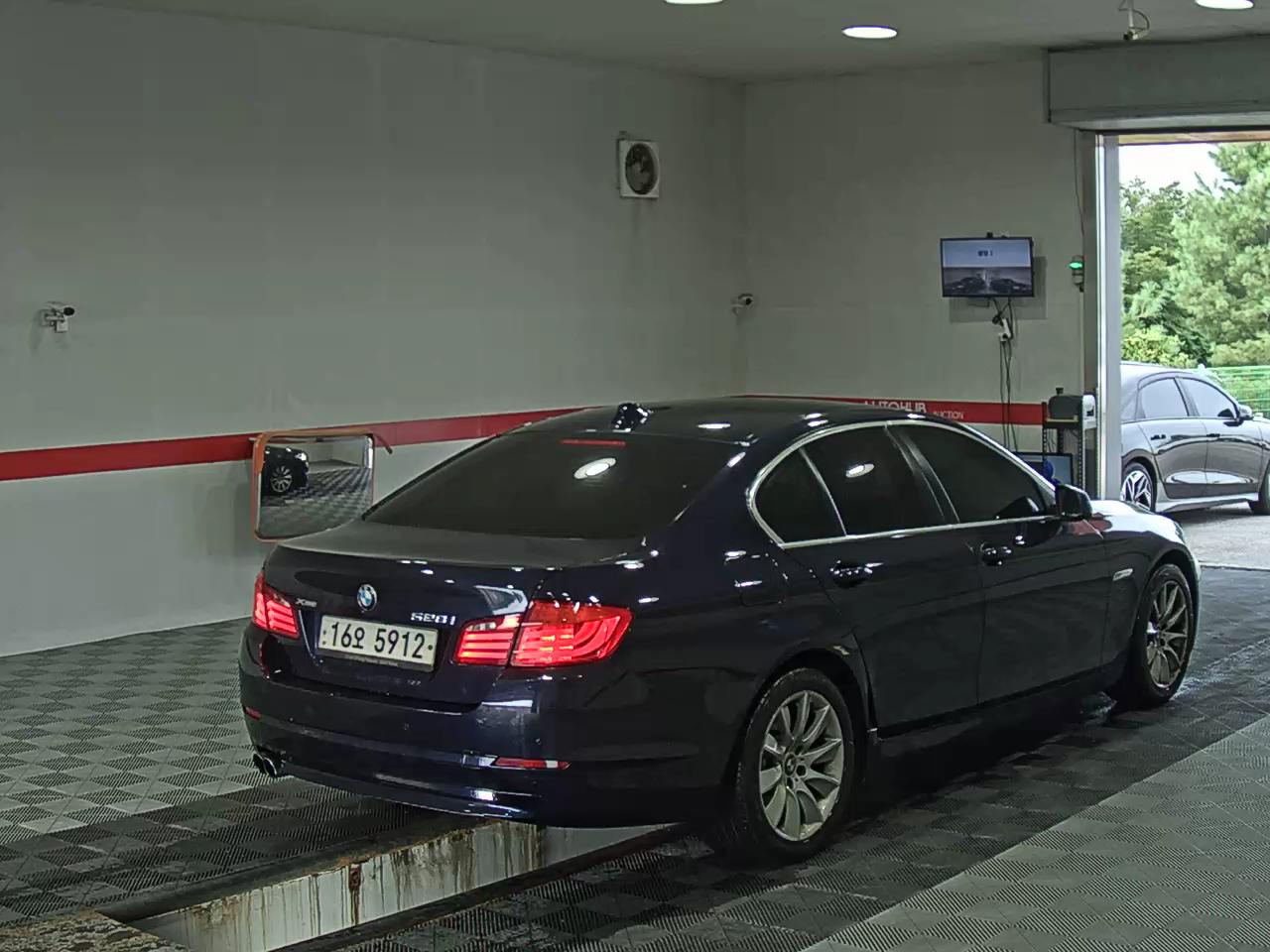 بي إم دبليو 5 Series (6Th Gen) 528I إكس درايف 2013 528i