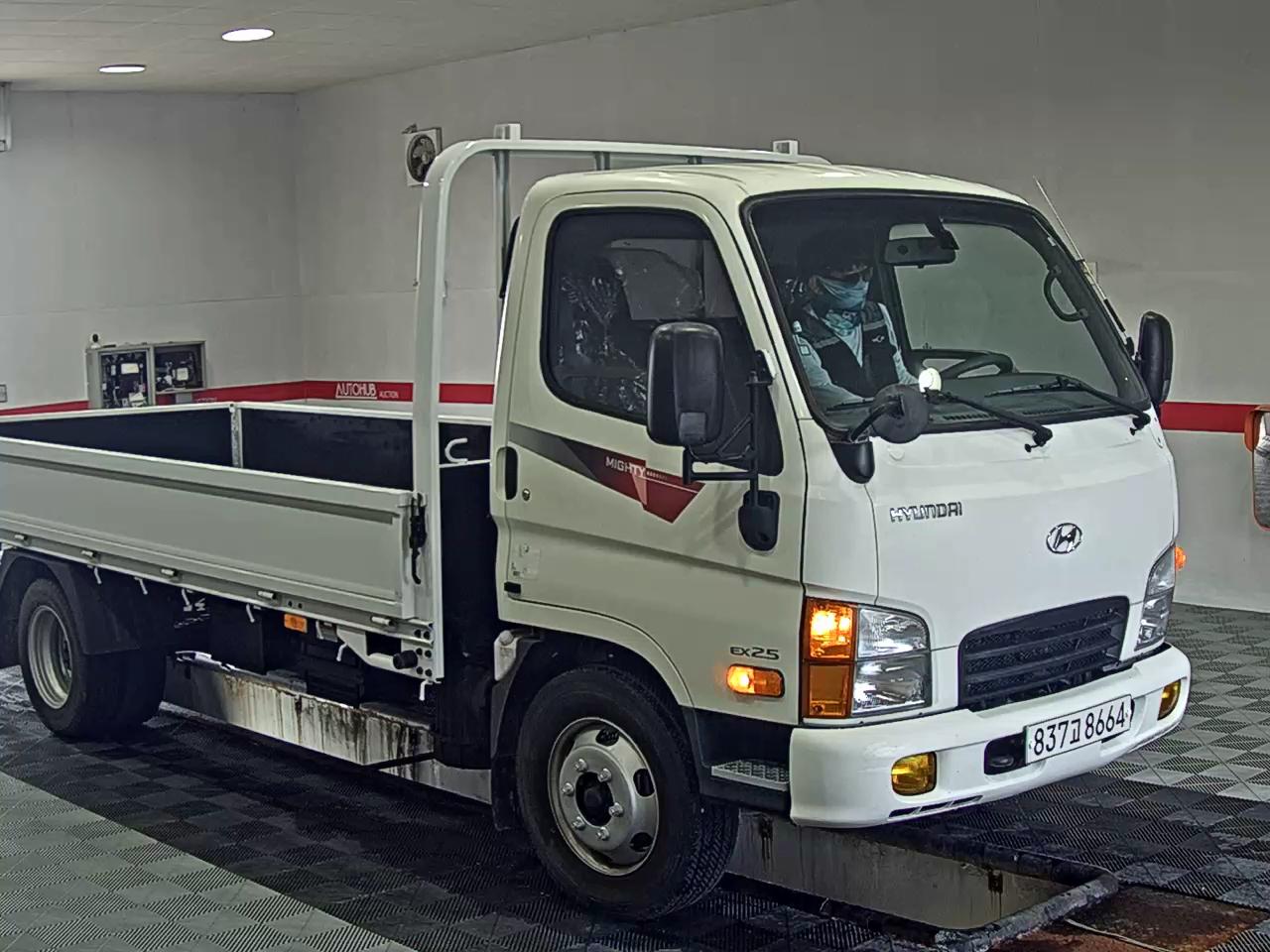 هيونداي الجديد كليا Mighty 2.5 طن Narrow Cab طويل Wheelbase منخفض Deck 2021 طويل المدى