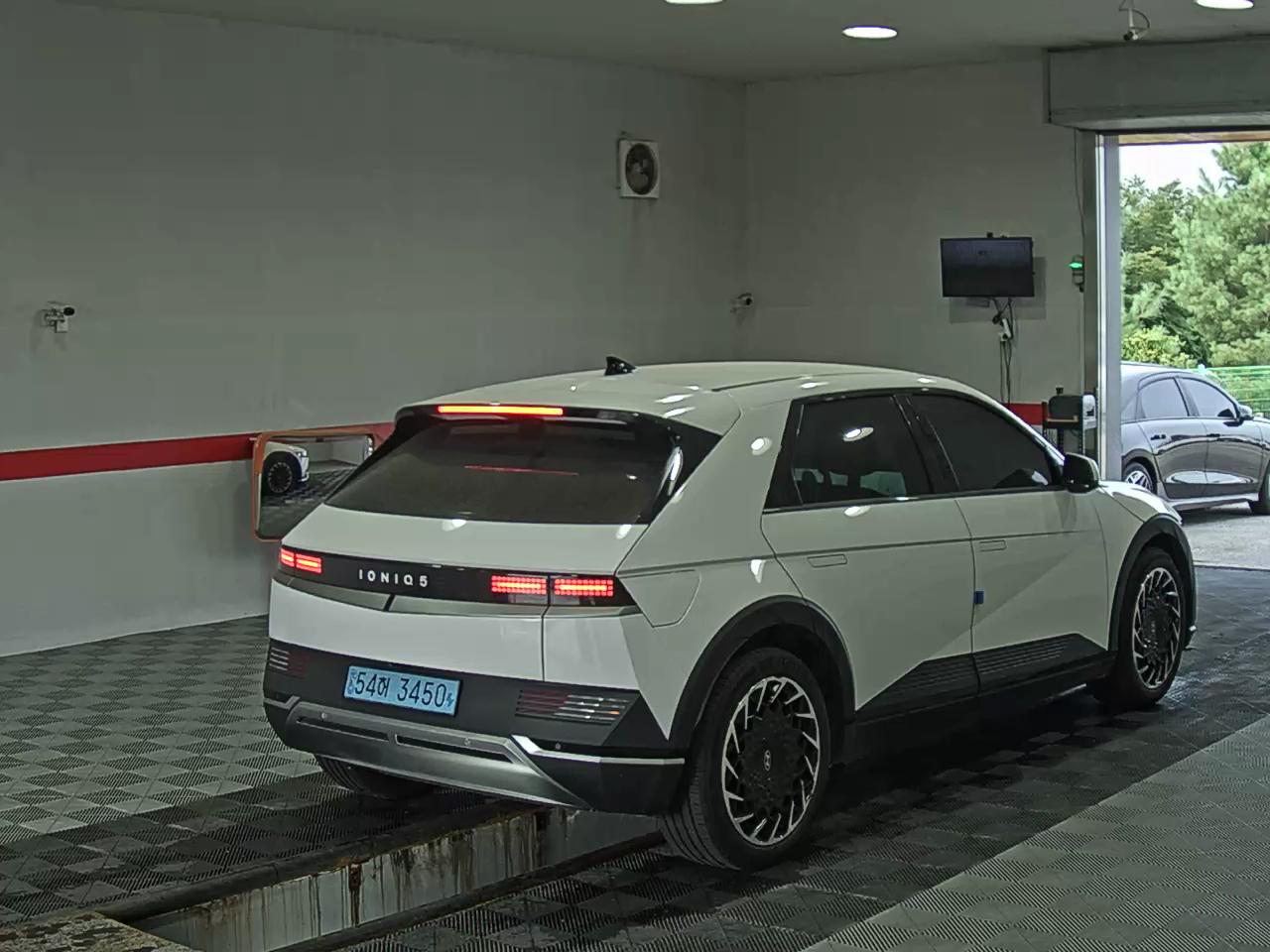 هيونداي أيونيك 2023 EV طويل المدى إكسكلوسيف