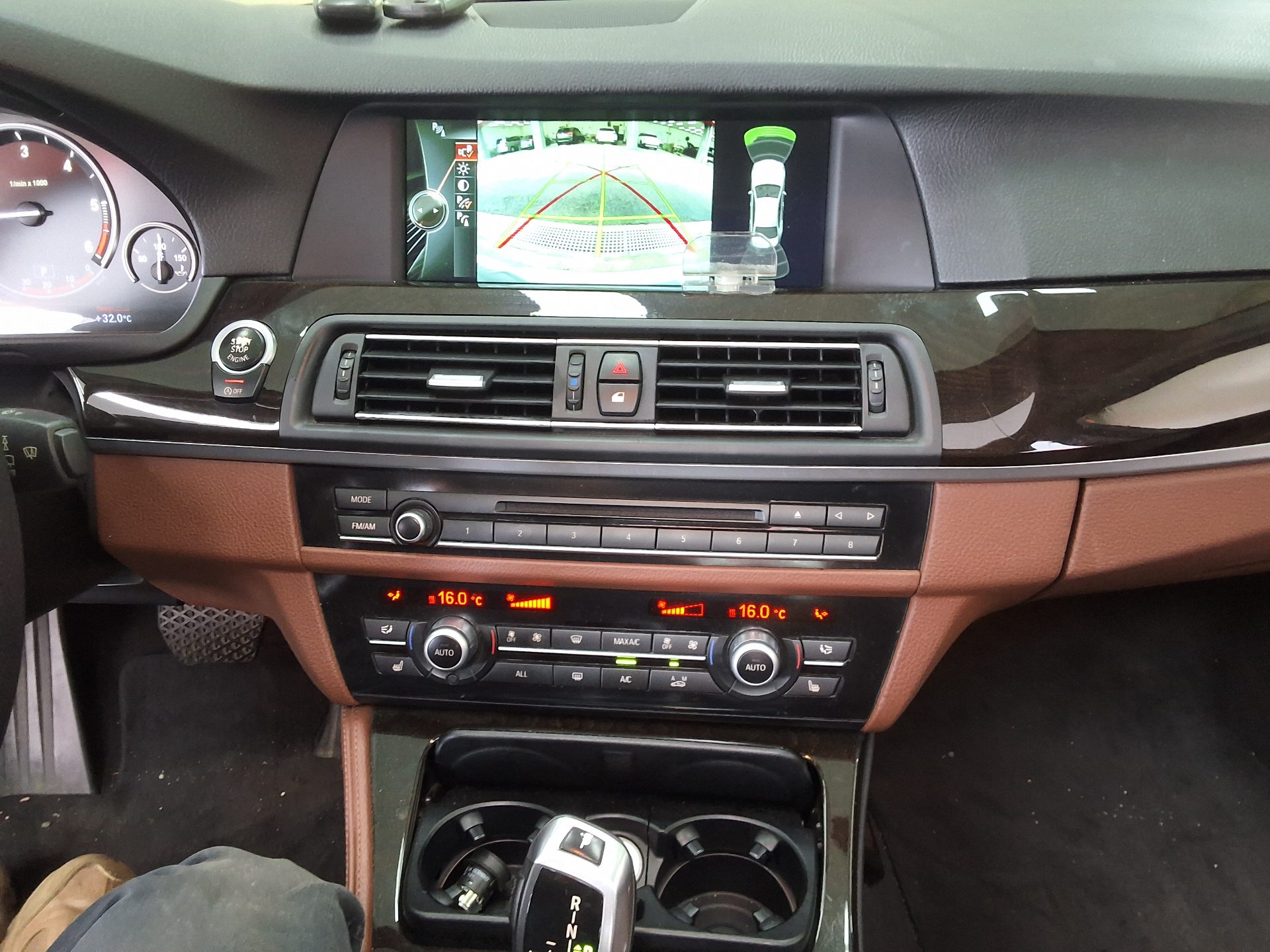 بي إم دبليو 5 Series (6Th Gen) 520D 2013 520d