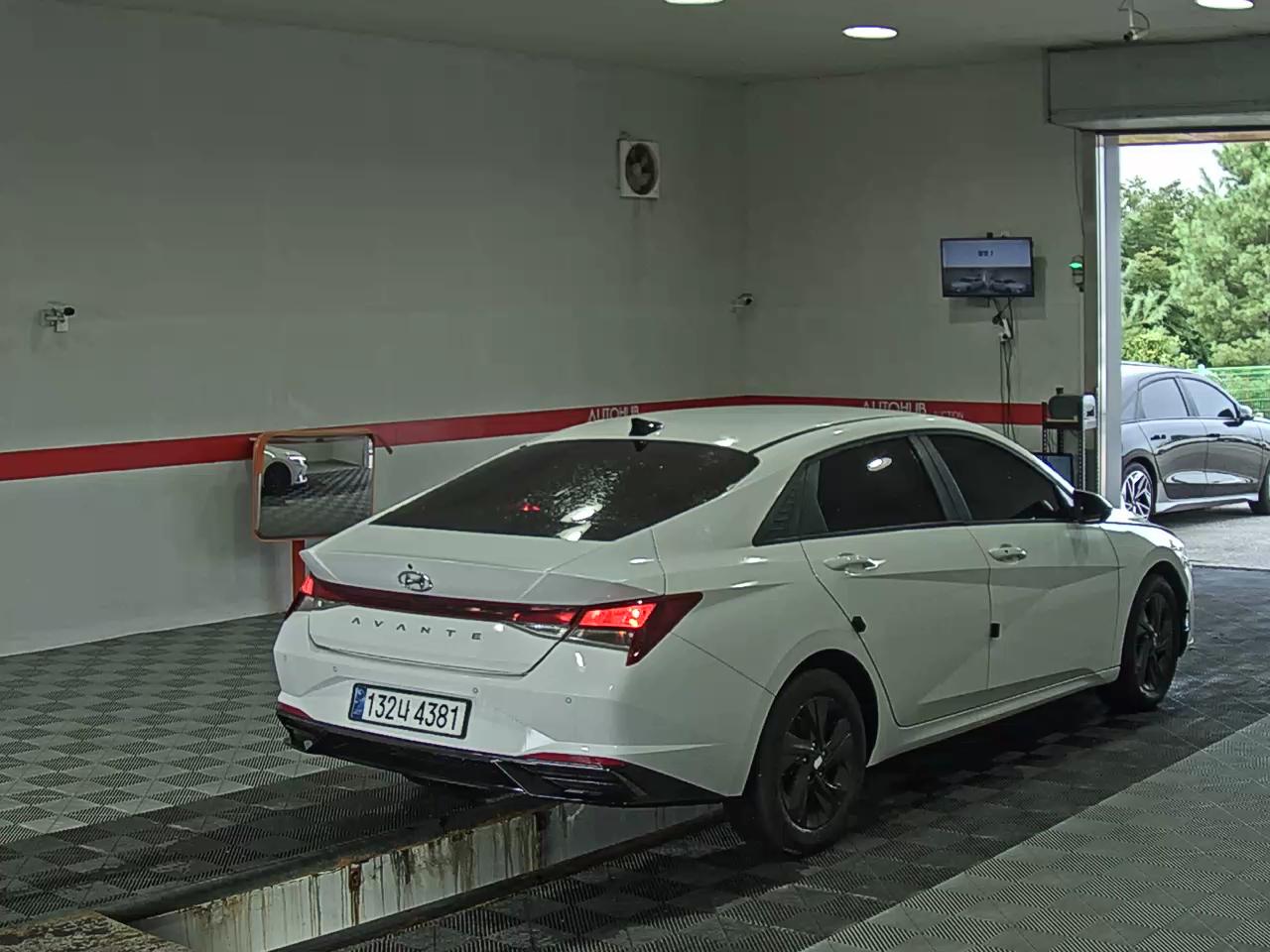 هيونداي أفانتي 2023 MODERN
