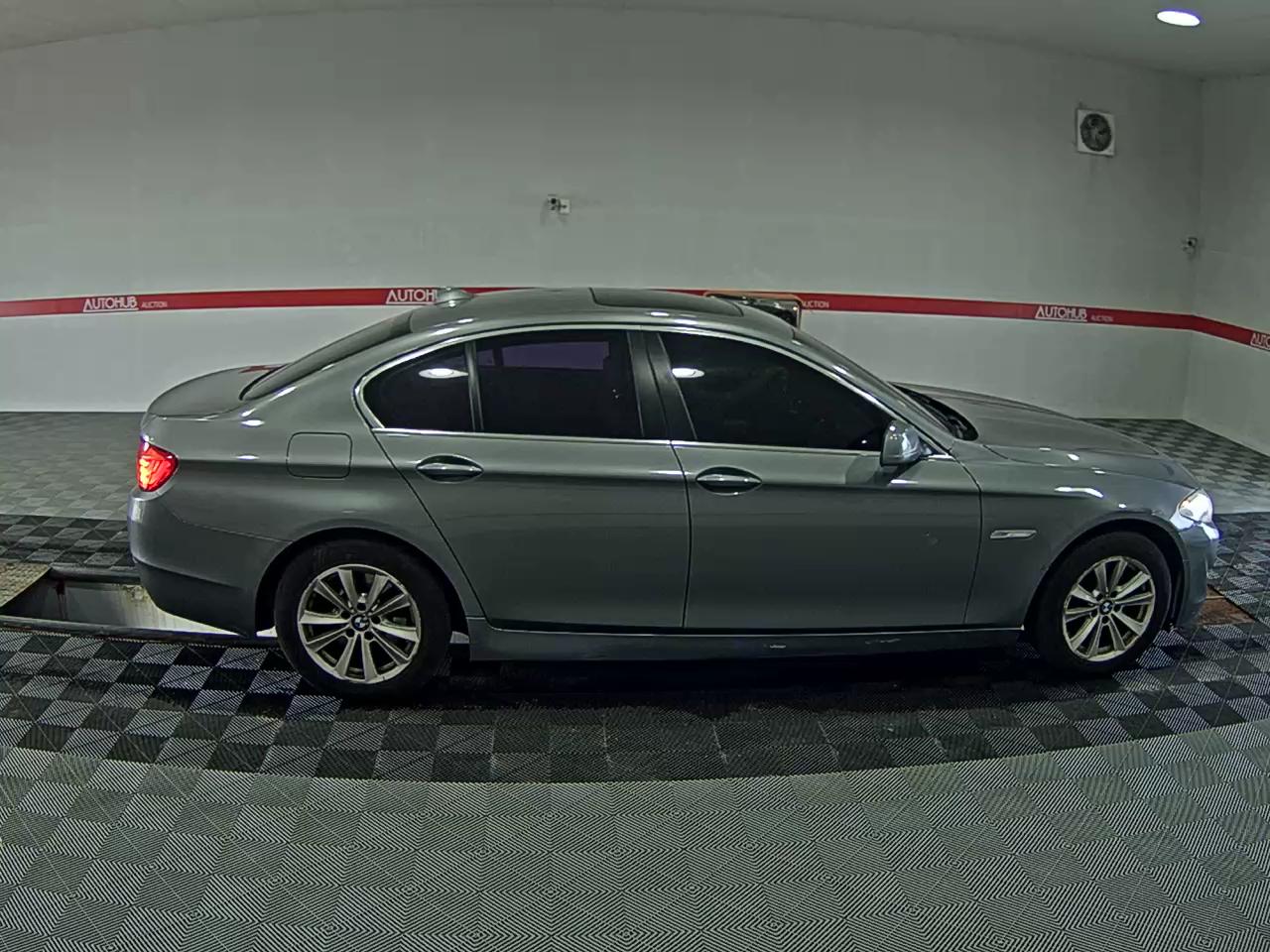 بي إم دبليو 5 Series (6Th Gen) 520D 2013 520d