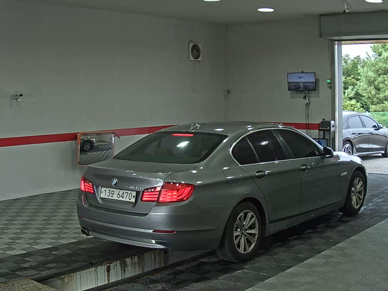 بي إم دبليو 5 Series (6Th Gen) 520D 2013 520d