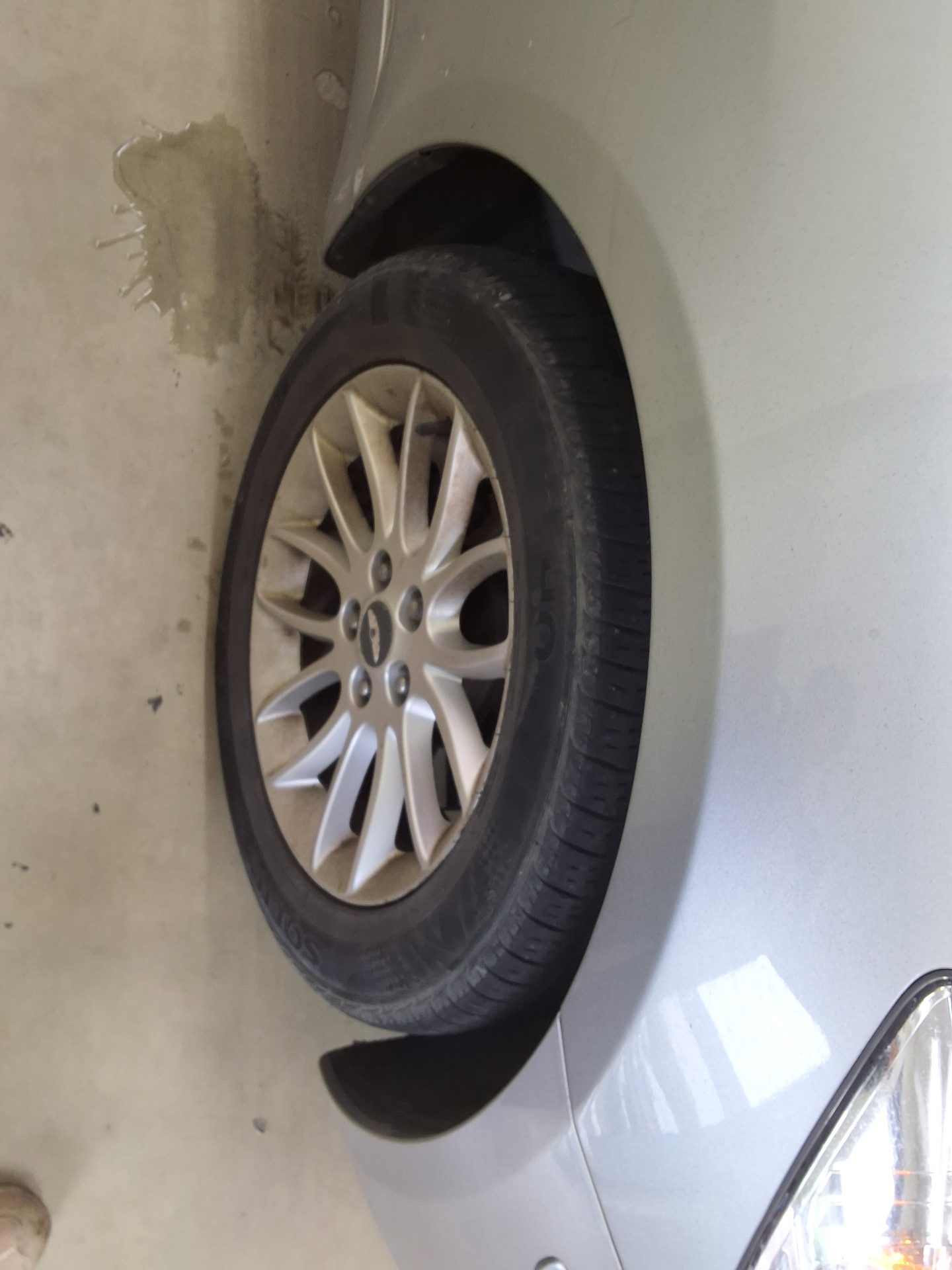 هيونداي جينيسيس Bh 330 لكجري 2010 فاخر