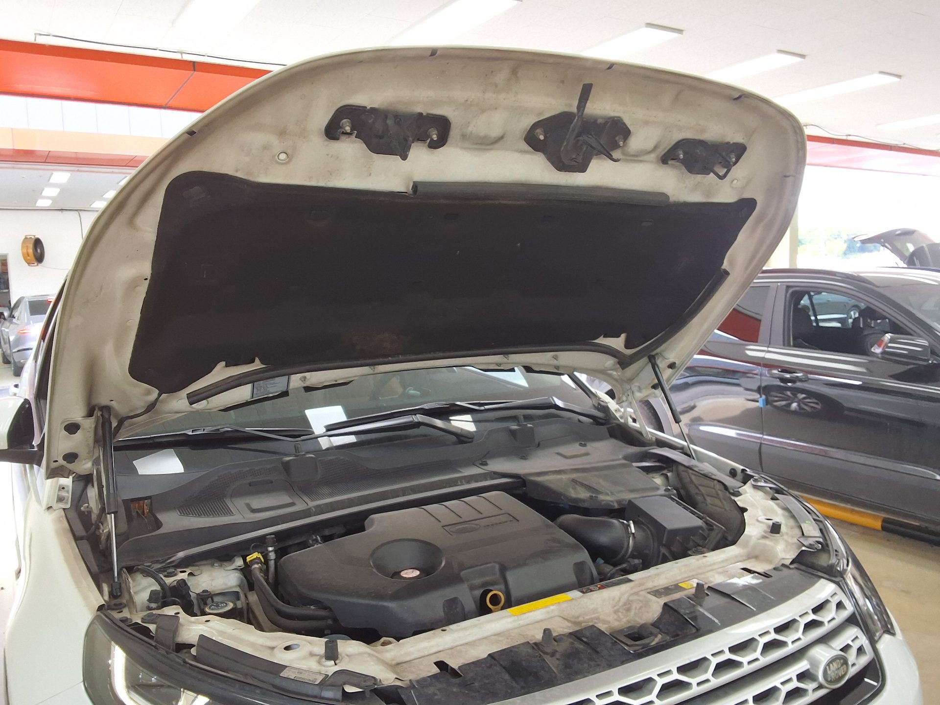 لاند روفر Rover Discovery Sport 2.0 Td4 Hse لكجري 2018 SPORT فاخر