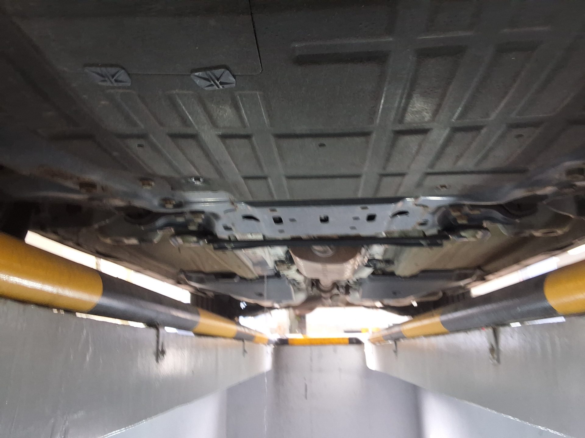 لاند روفر Rover Discovery Sport 2.0 Td4 Hse لكجري 2018 SPORT فاخر