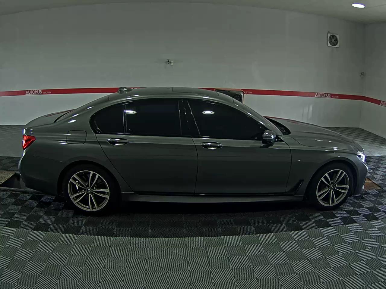 بي إم دبليو 7 Series (6Th Gen) 740D إكس درايف M Sport 2018 SPORT