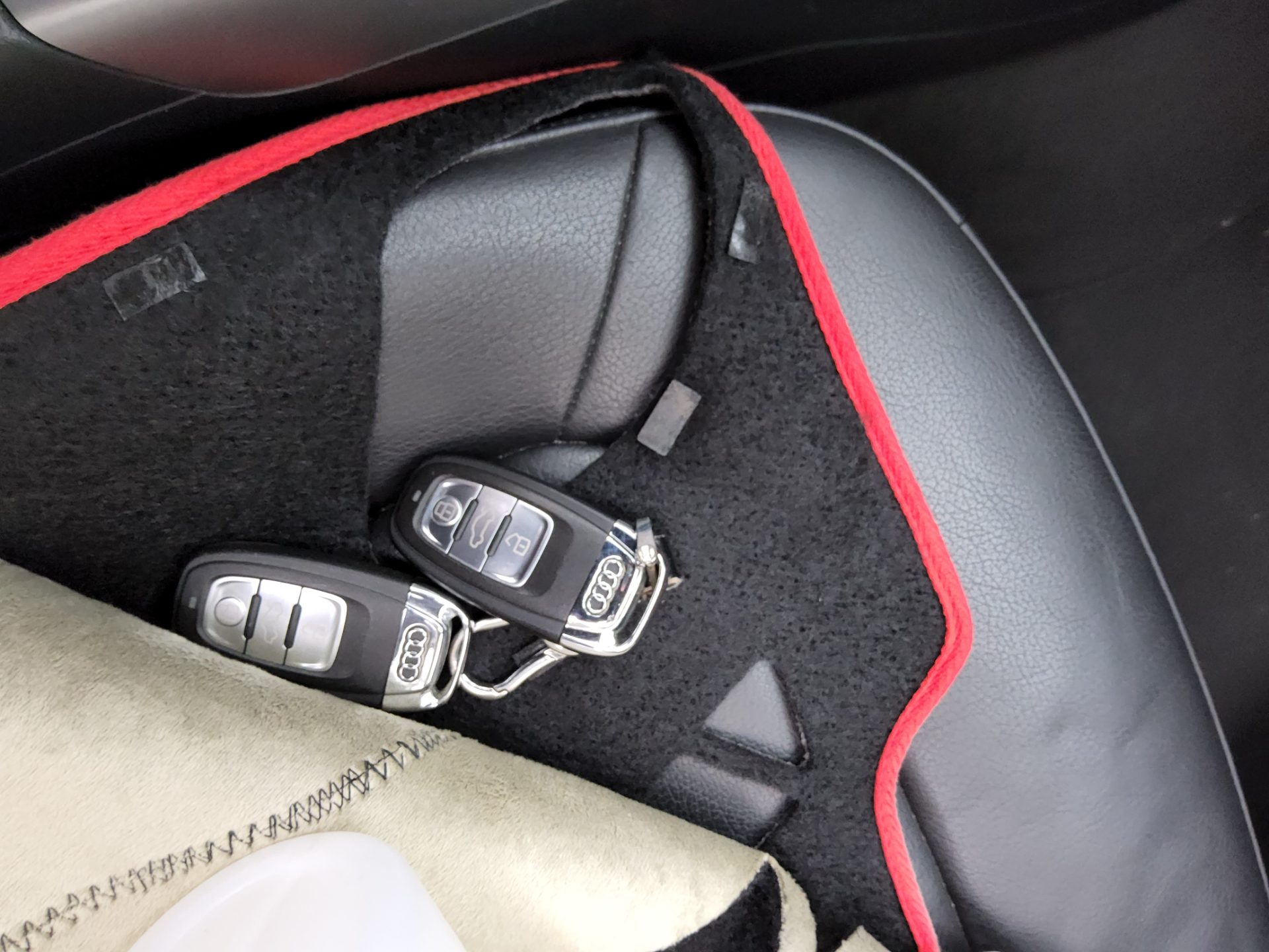 أودي إيه 4 (4Th Gen) 2.0 TDI Dynamic 2013