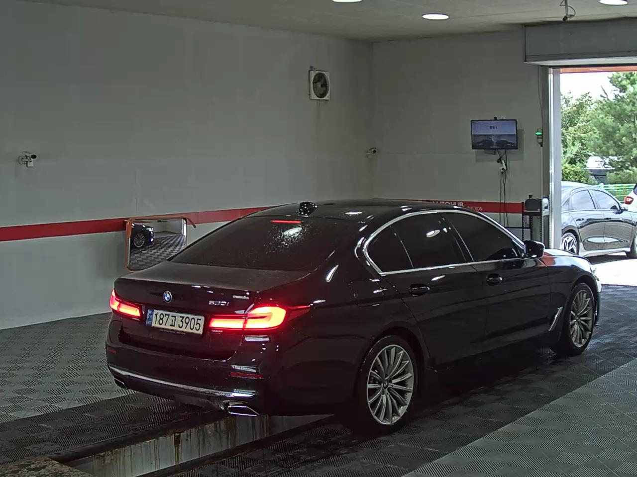 بي إم دبليو 5 Series (7Th Gen) 530I لكجري 2023 فاخر