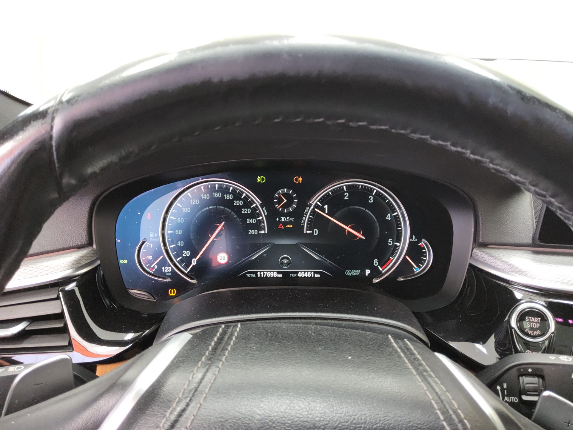 بي إم دبليو 5 Series (7Th Gen) 520D إكس درايف M Sport Pack 2017 SPORT