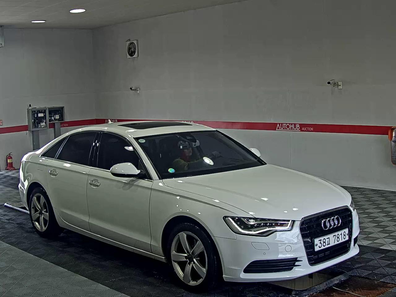 أودي إيه 6 (4Th Gen) 35 TDI Dynamic 2015